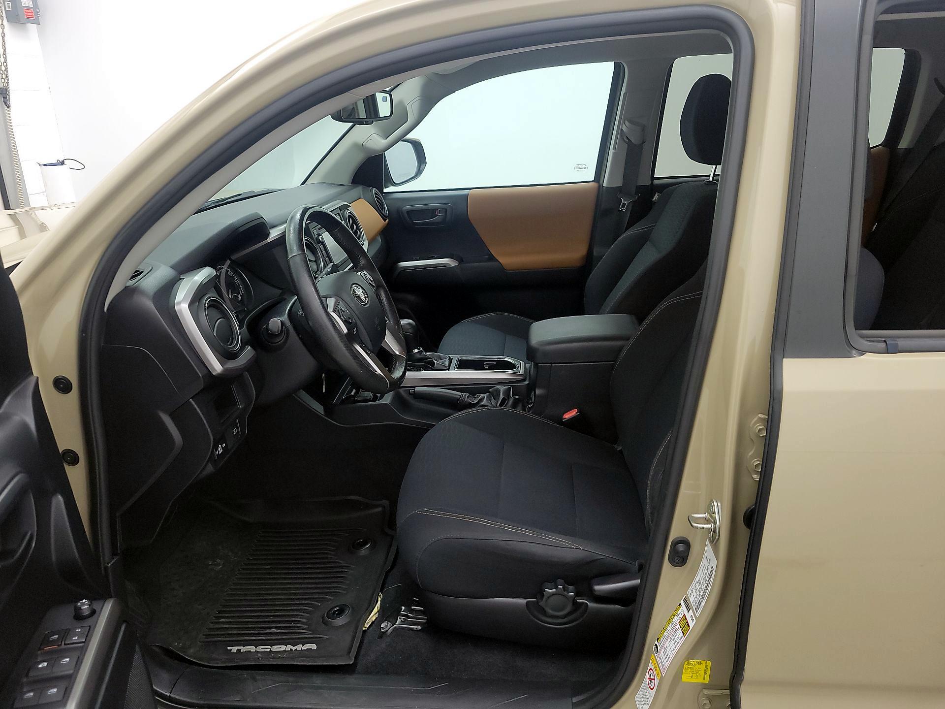 Thumbnail: 2019 Toyota Tacoma - 11