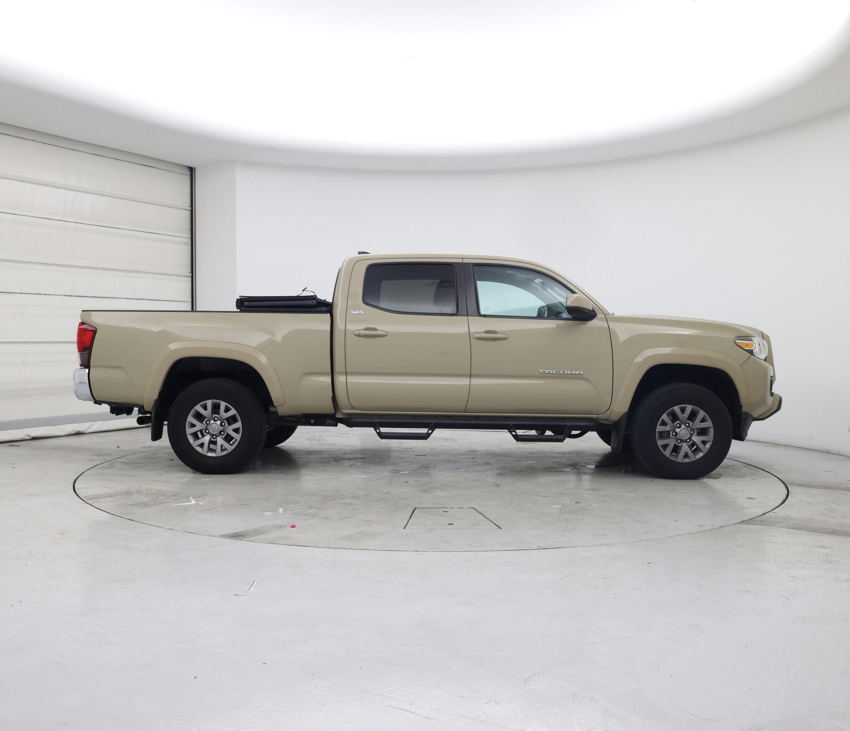 Thumbnail: 2019 Toyota Tacoma - 7