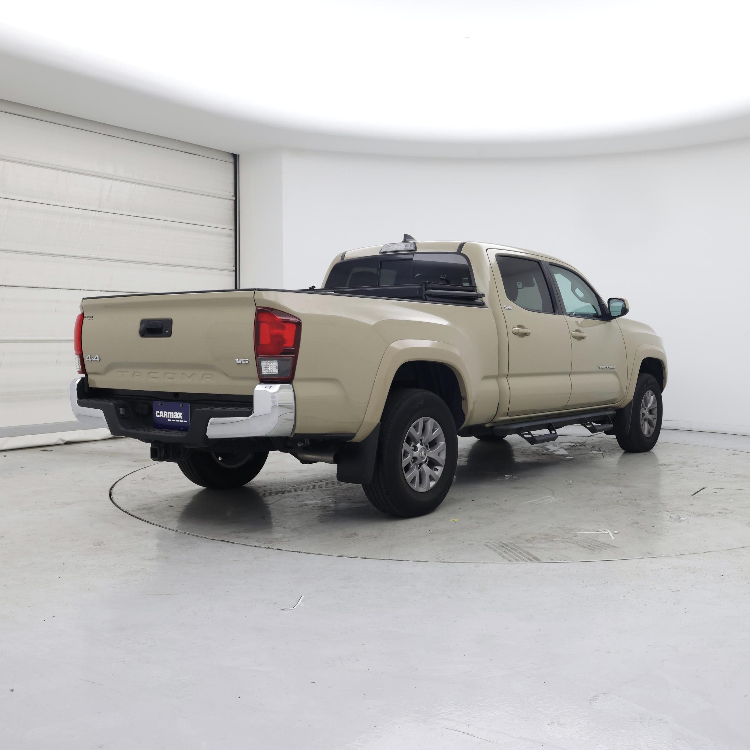 Thumbnail: 2019 Toyota Tacoma - 8