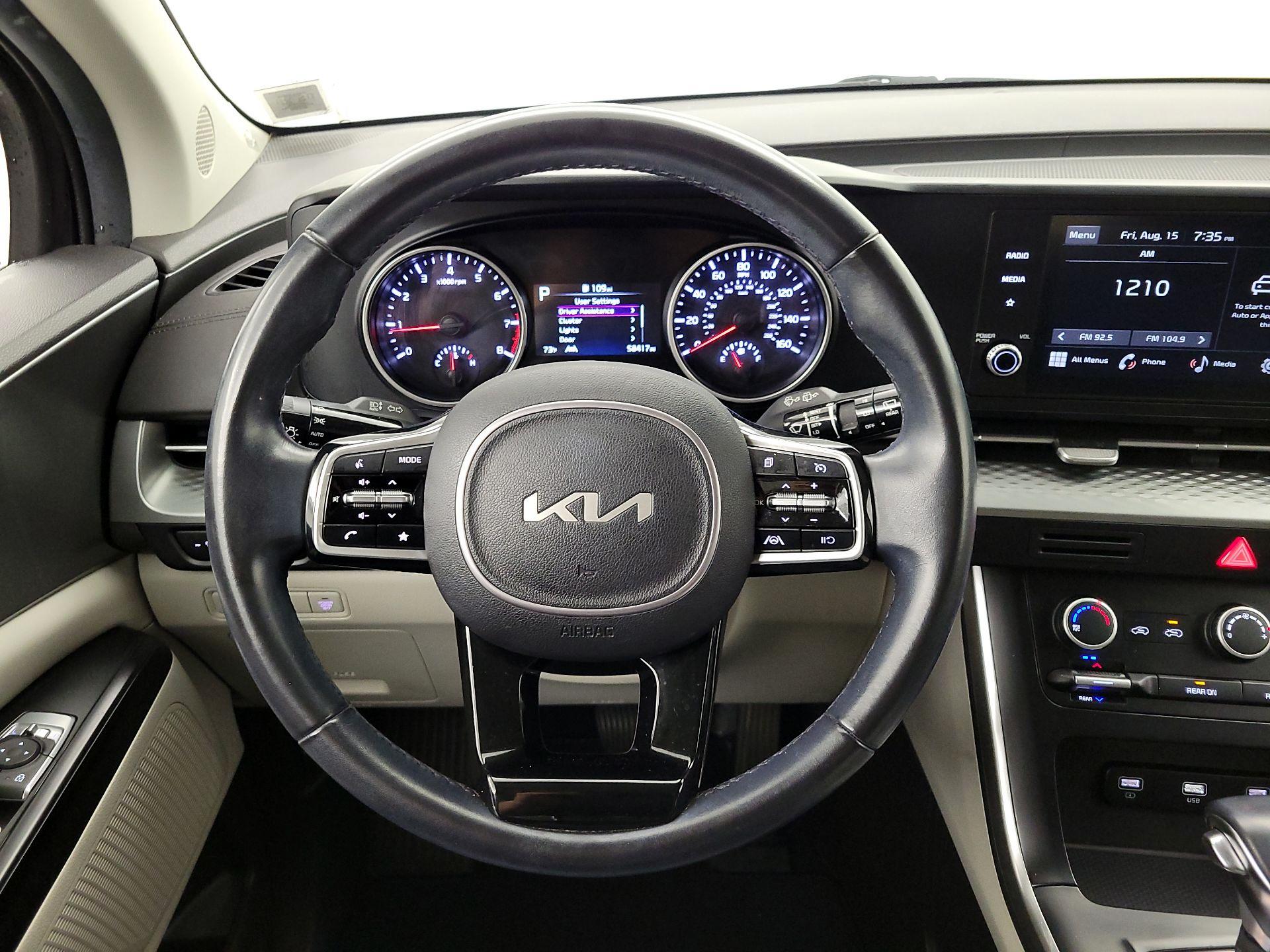 Thumbnail: 2023 Kia Carnival - 10