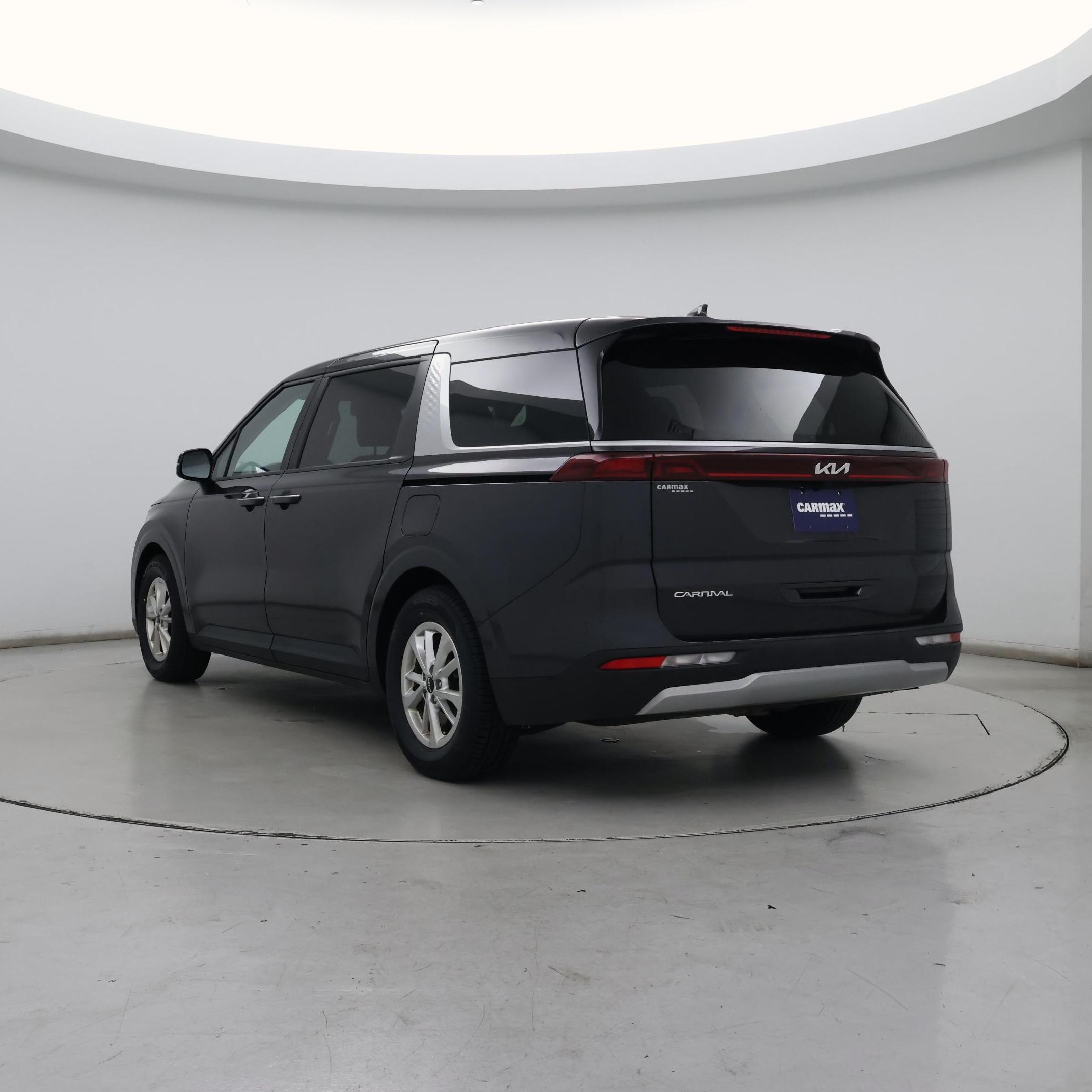 Thumbnail: 2023 Kia Carnival - 2