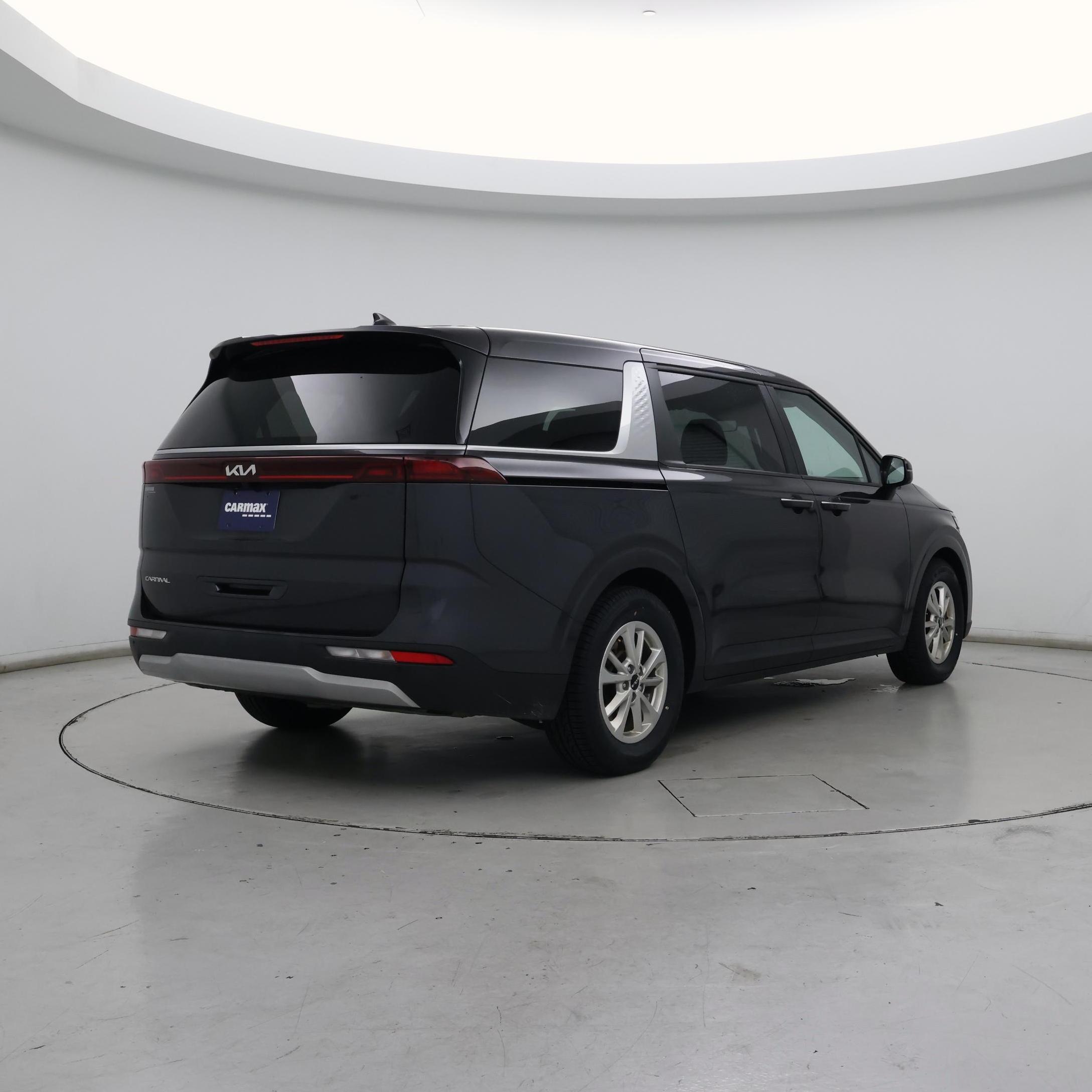 Thumbnail: 2023 Kia Carnival - 8