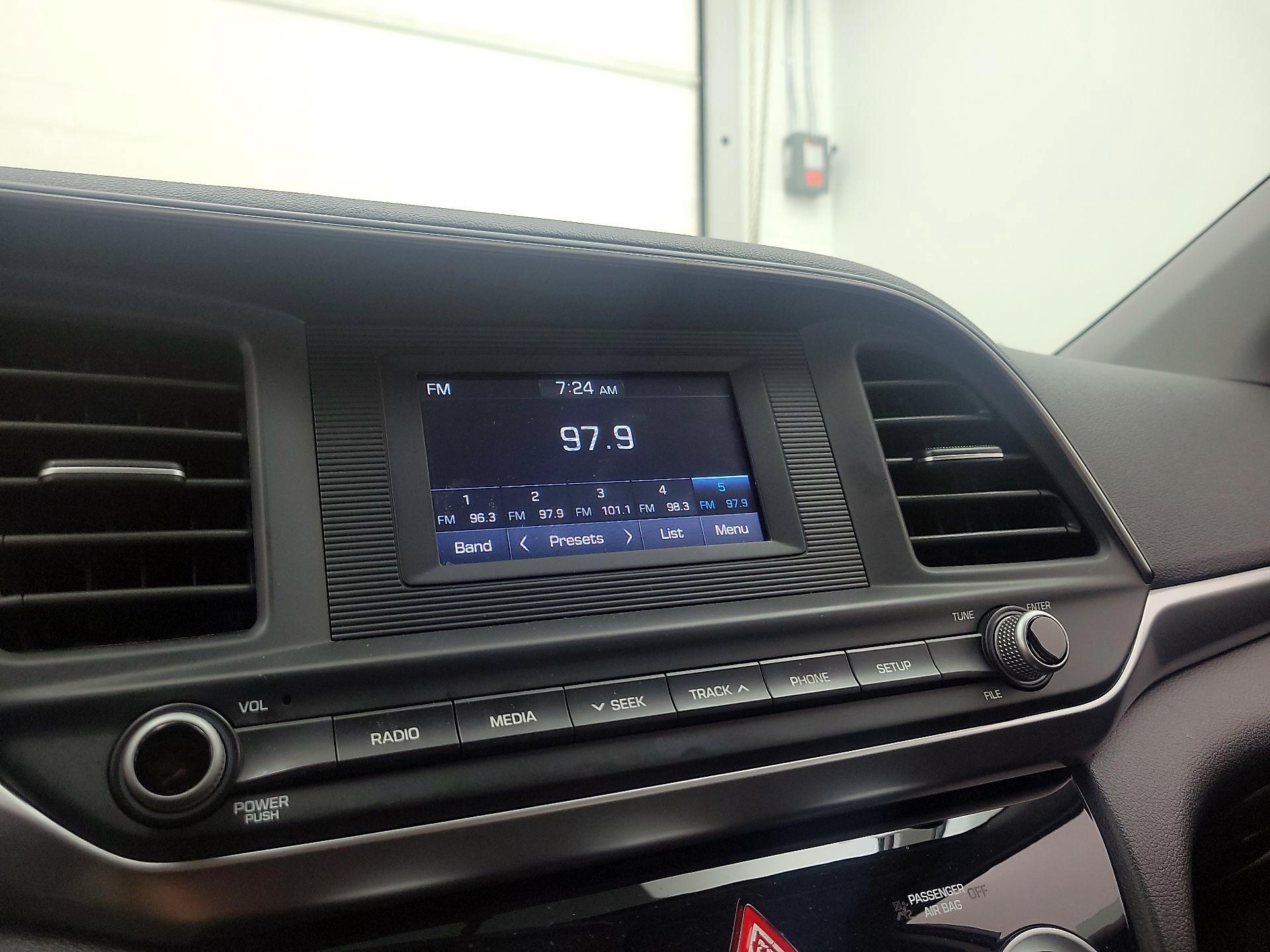 Thumbnail: 2019 Hyundai Elantra - 14