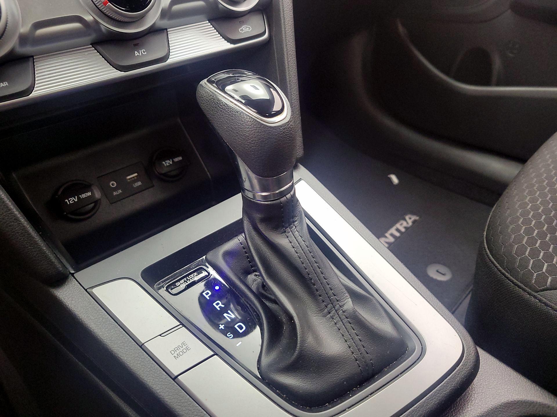 Thumbnail: 2019 Hyundai Elantra - 16