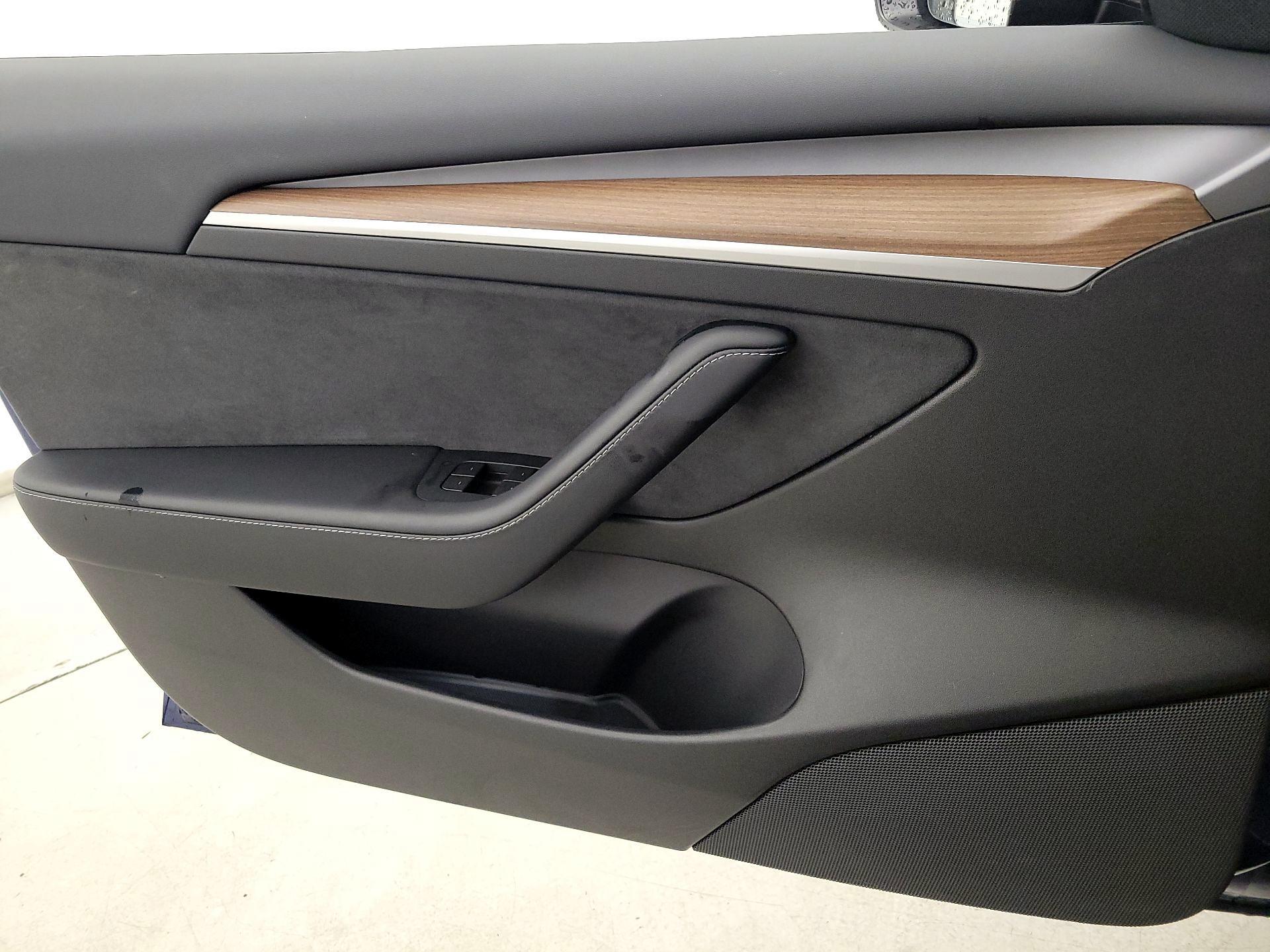 Thumbnail: 2022 Tesla Model 3 - 12