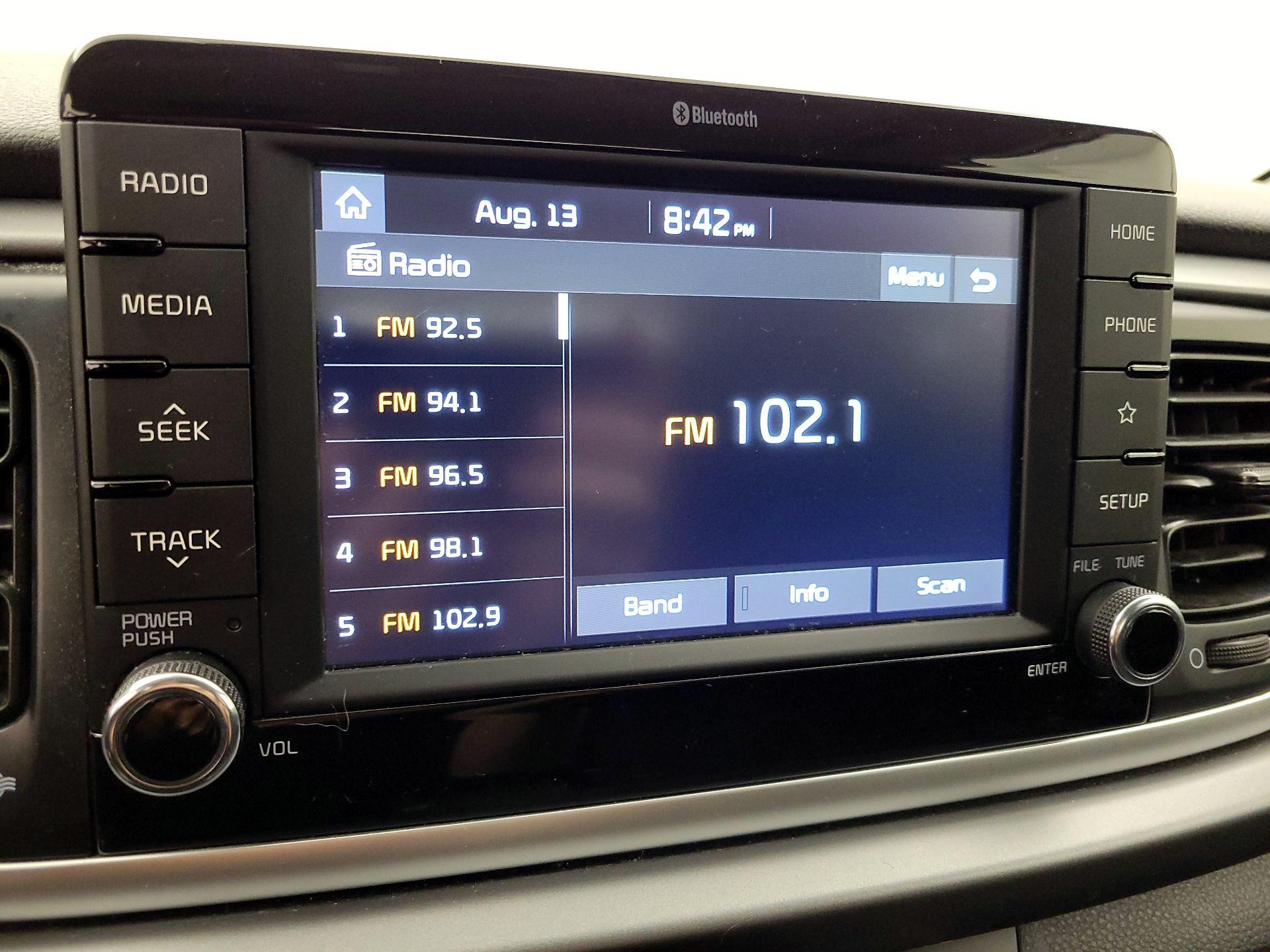 Thumbnail: 2020 Kia Rio - 15