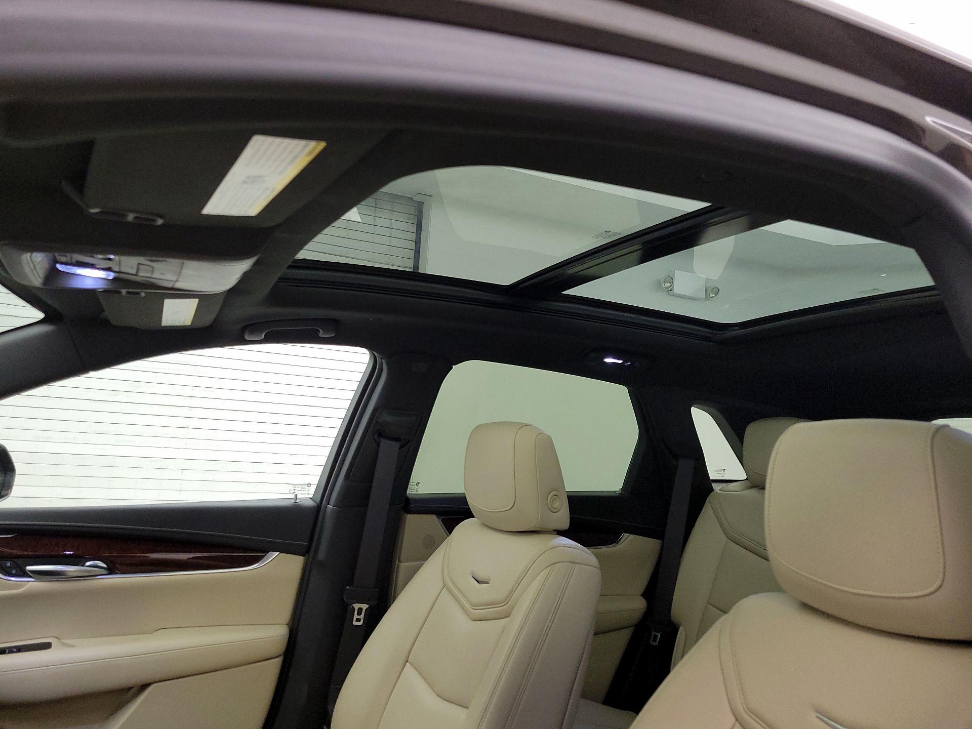 Thumbnail: 2019 Cadillac XT5 - 19