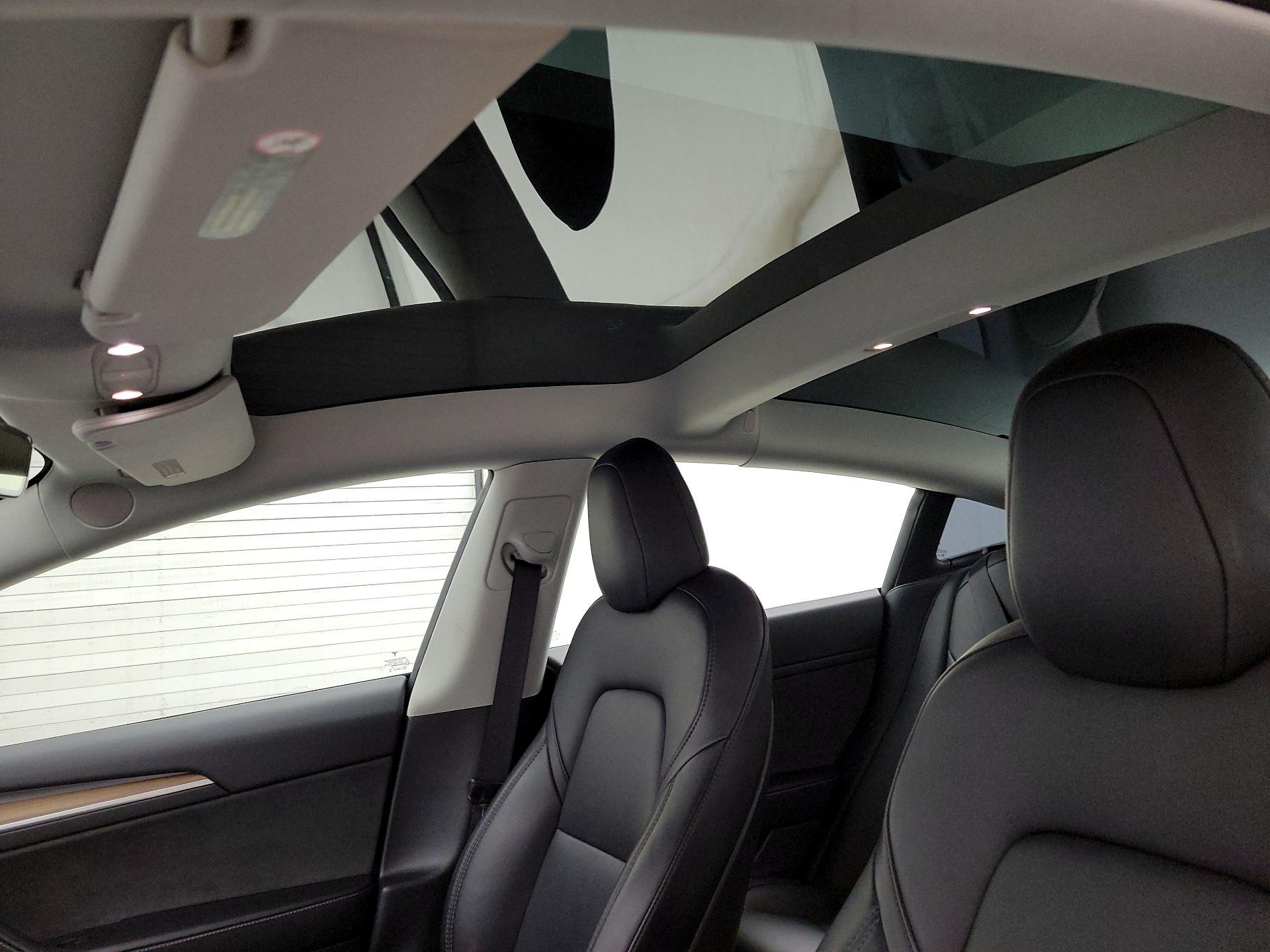 Thumbnail: 2022 Tesla Model 3 - 18