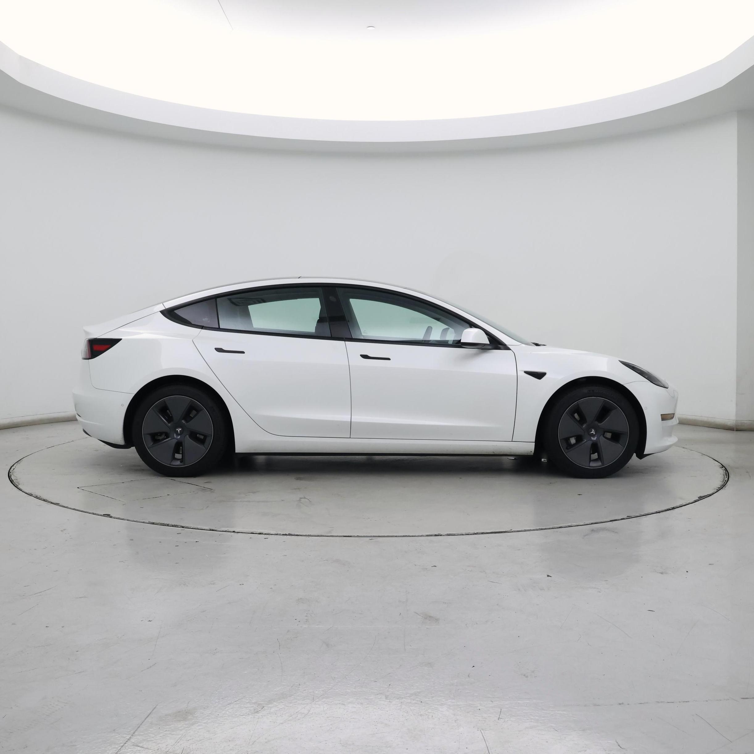Thumbnail: 2022 Tesla Model 3 - 7