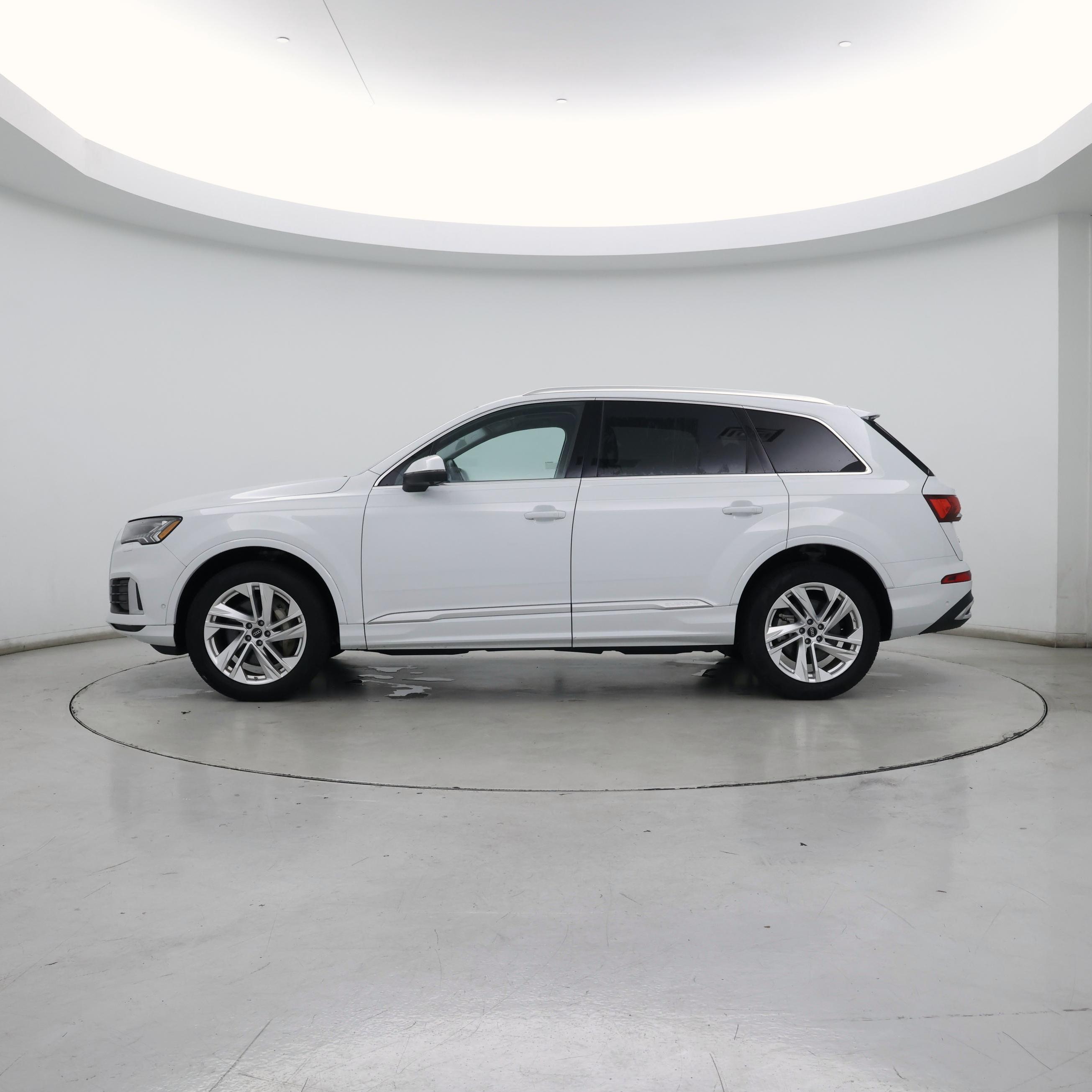Thumbnail: 2023 Audi Q7 - 3