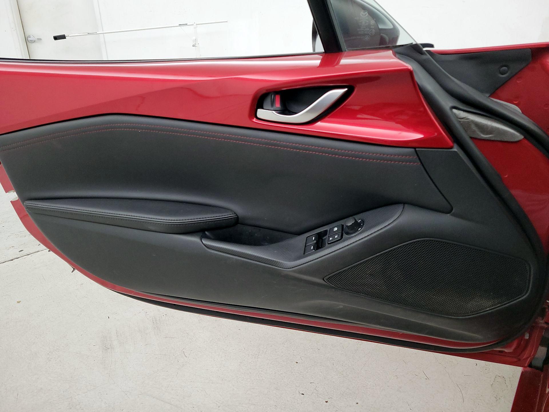 Thumbnail: 2017 Mazda MX-5 Miata - 12