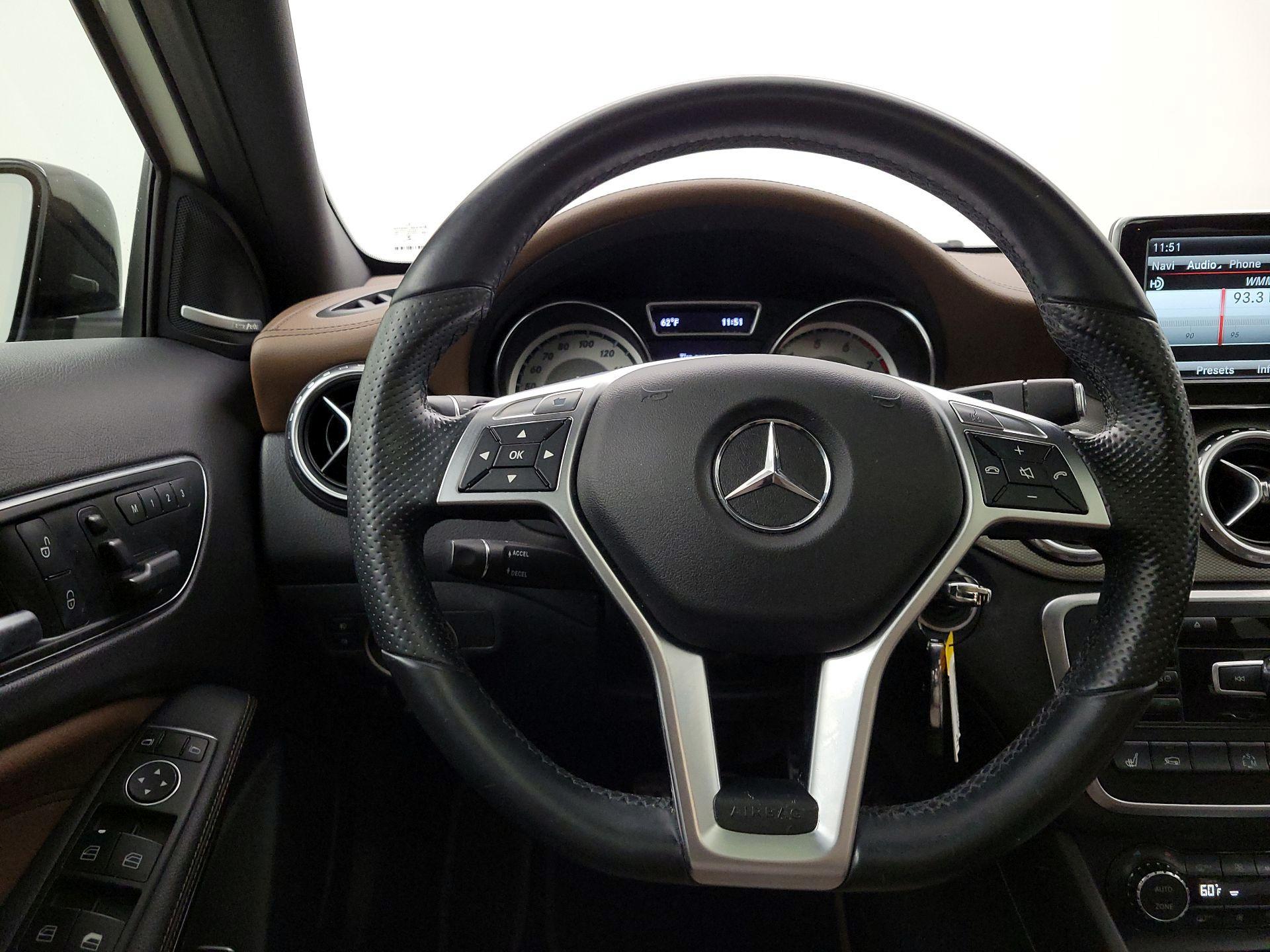 Thumbnail: 2015 Mercedes-Benz GLA - 10
