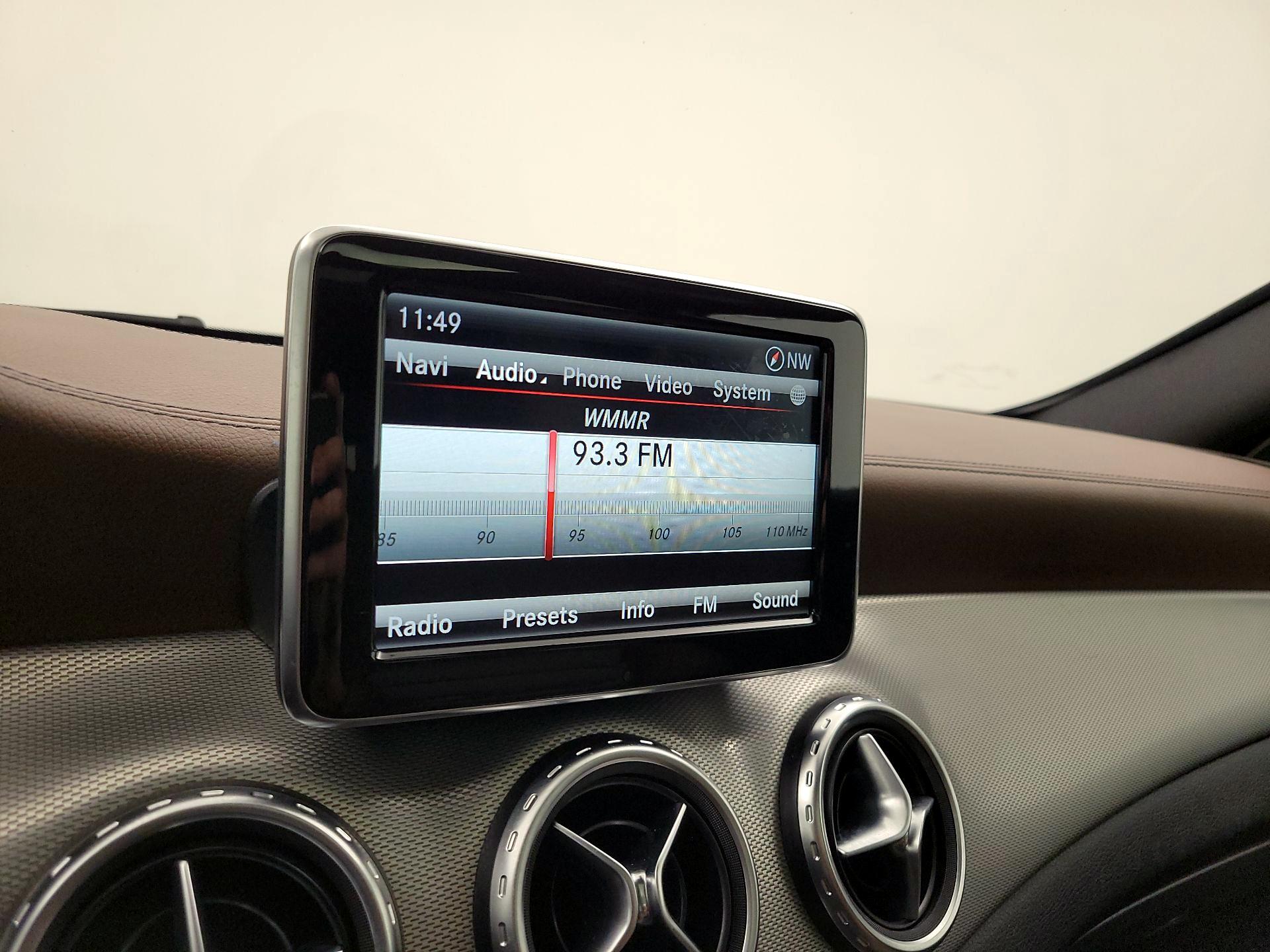 Thumbnail: 2015 Mercedes-Benz GLA - 16