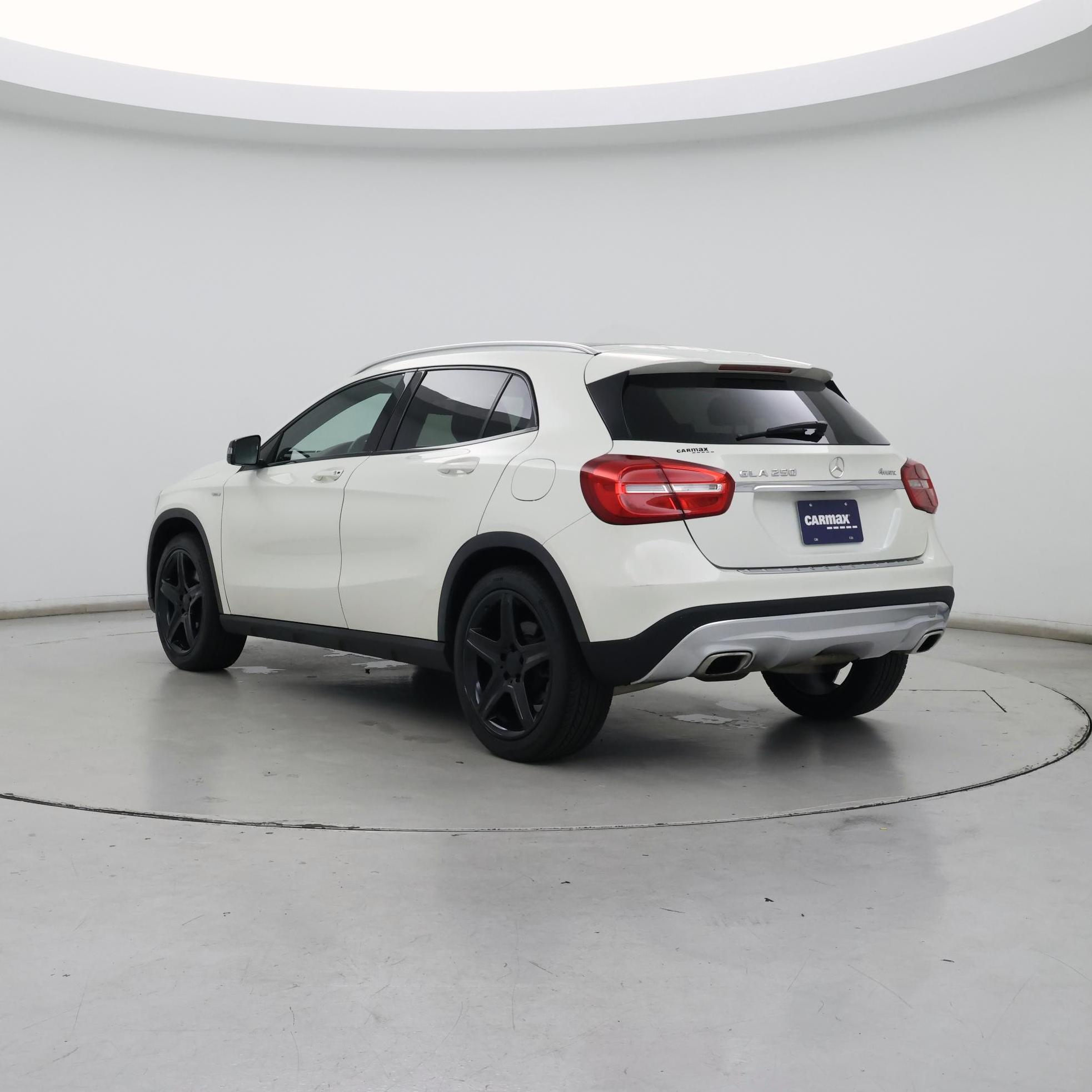 Thumbnail: 2015 Mercedes-Benz GLA - 2