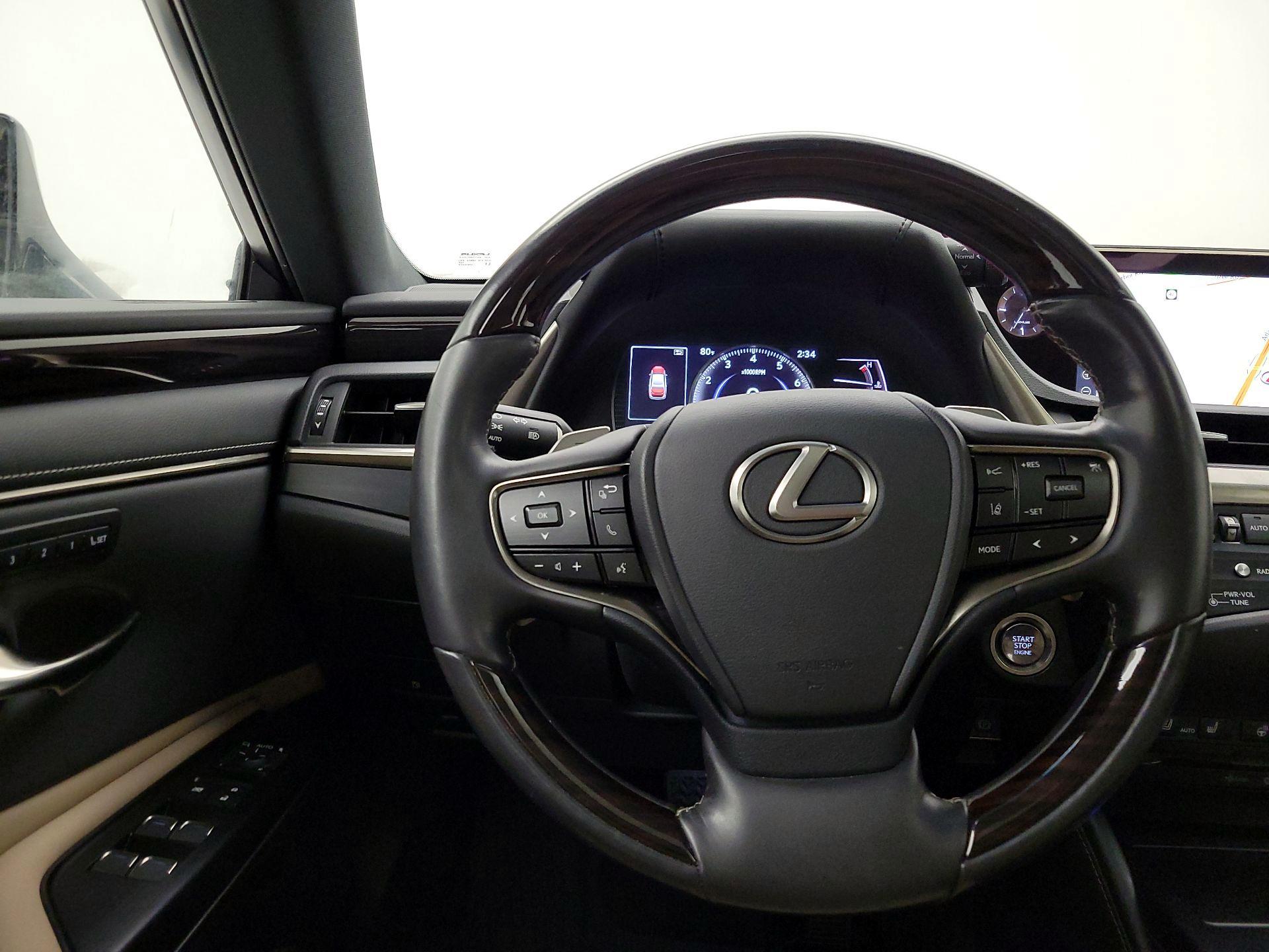 Thumbnail: 2021 Lexus ES - 10