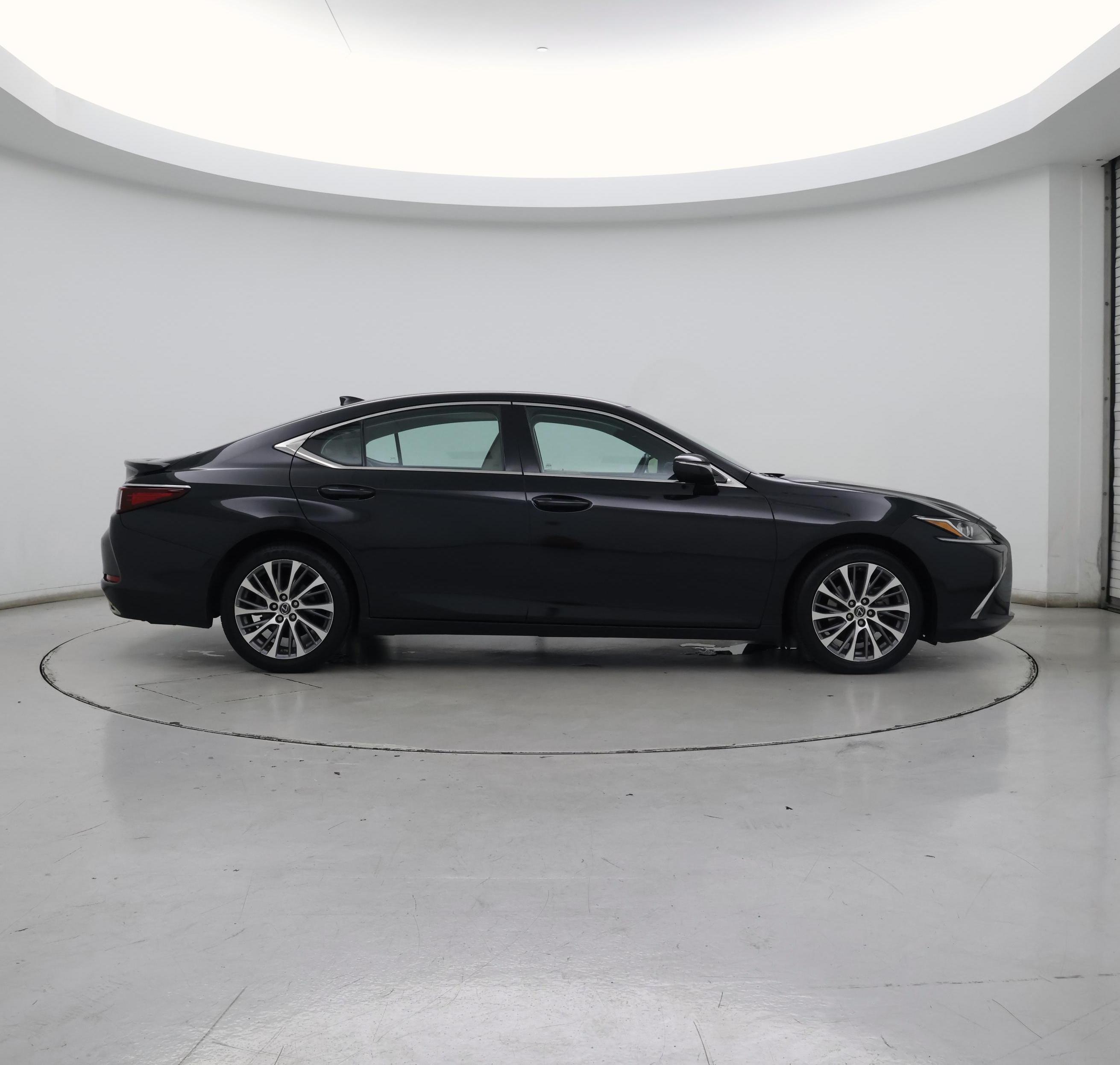 Thumbnail: 2021 Lexus ES - 7