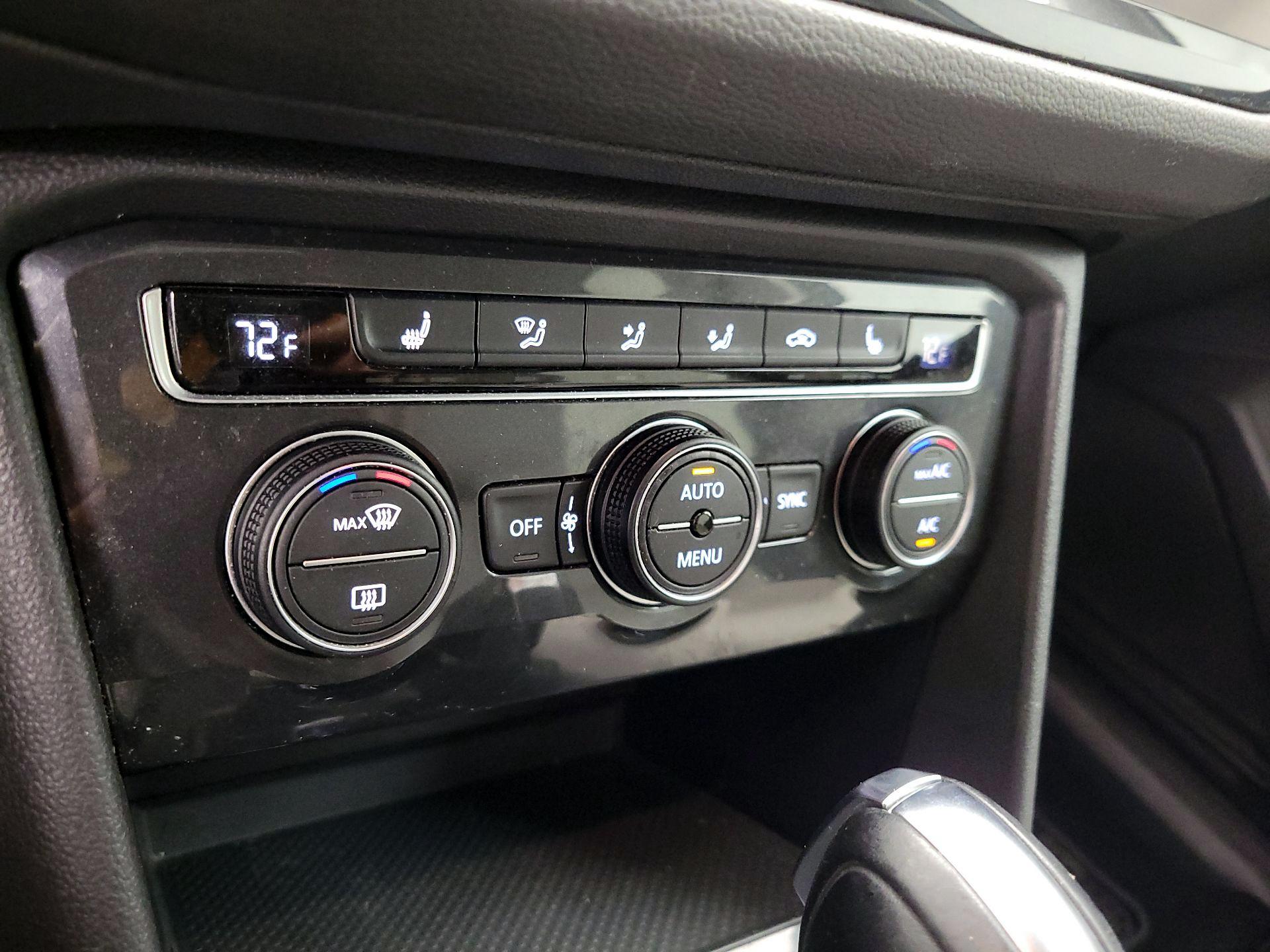 Thumbnail: 2019 Volkswagen Tiguan - 16