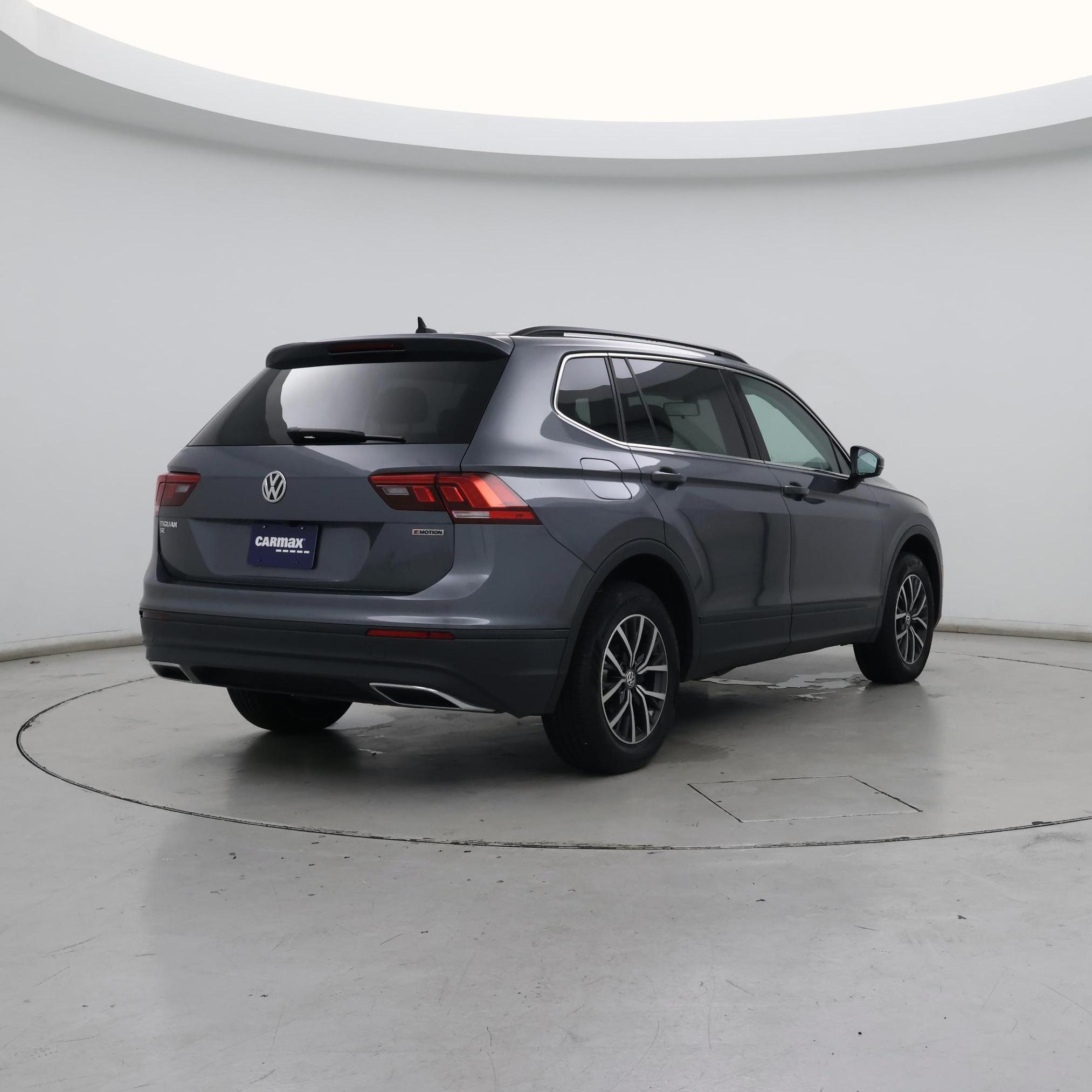 Thumbnail: 2019 Volkswagen Tiguan - 8