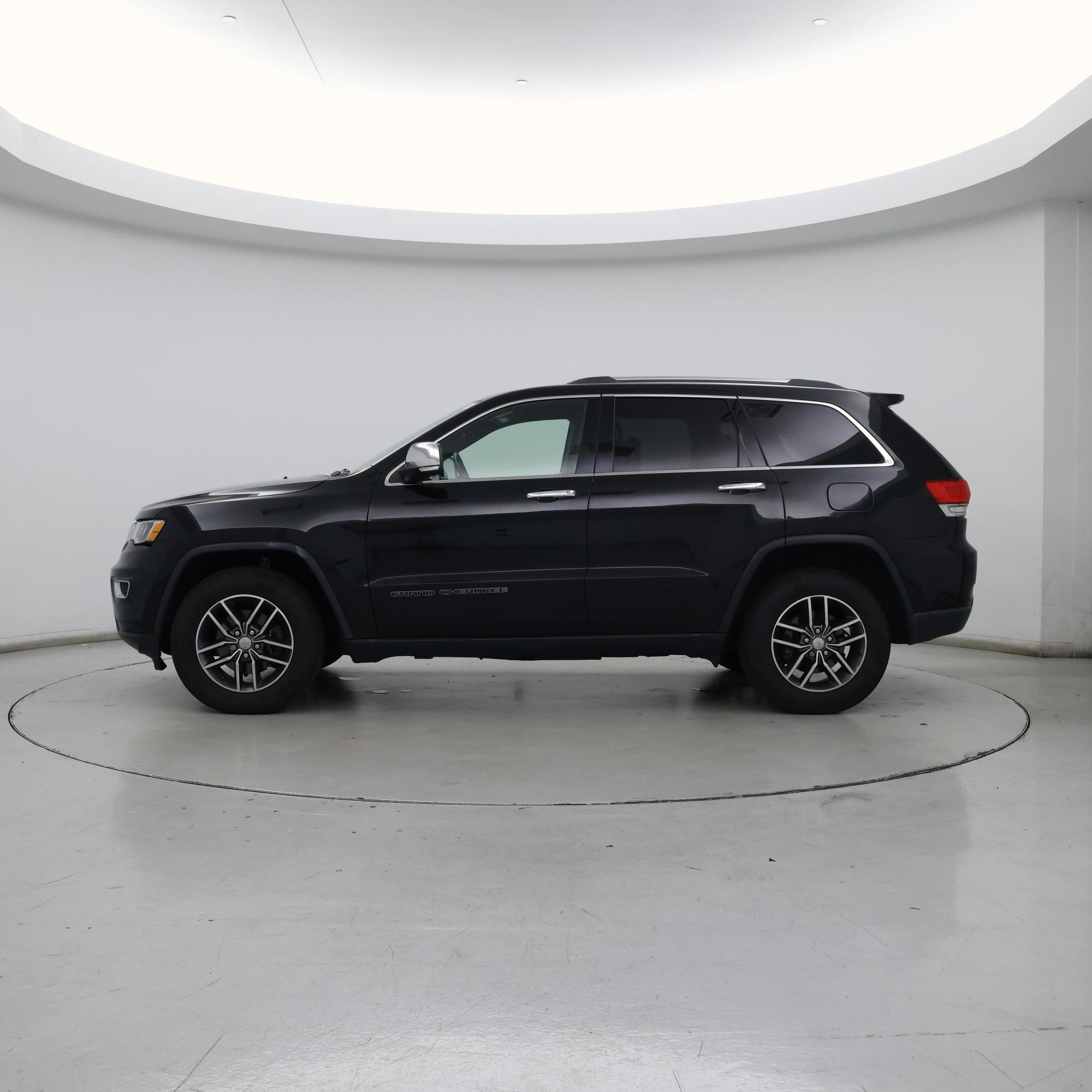 Thumbnail: 2018 Jeep Grand Cherokee - 3