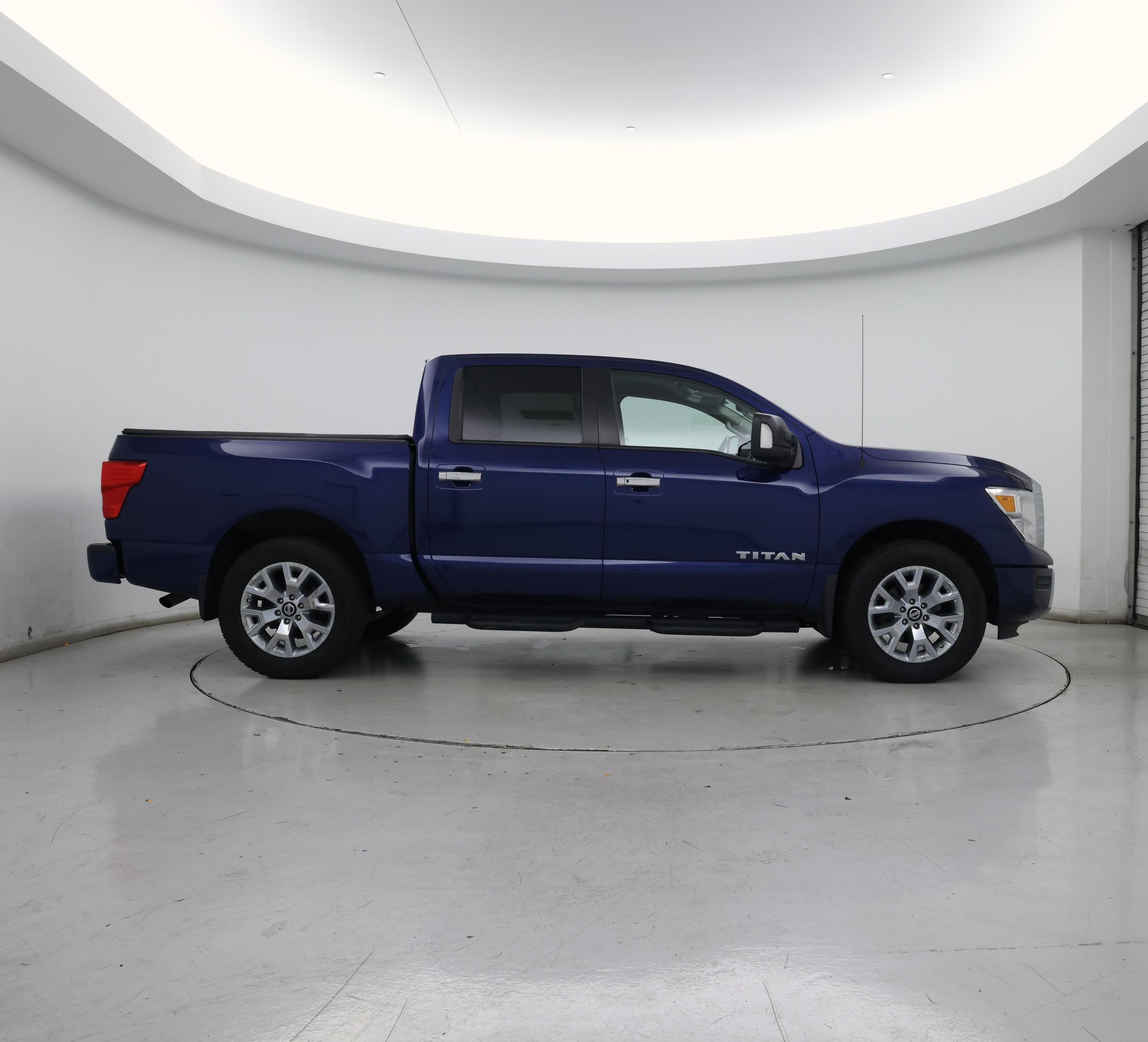Thumbnail: 2021 Nissan Titan - 7