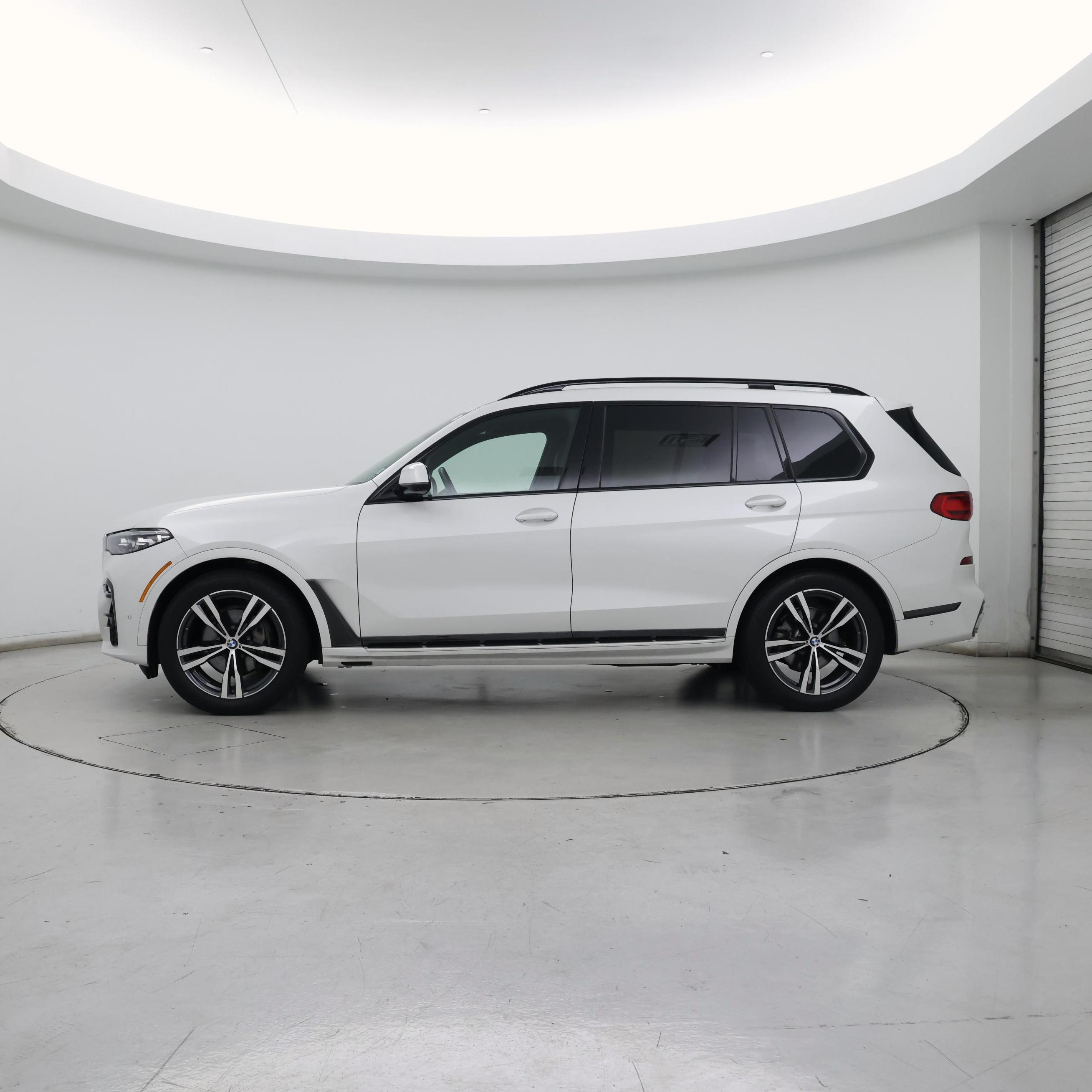 Thumbnail: 2021 BMW X7 - 3