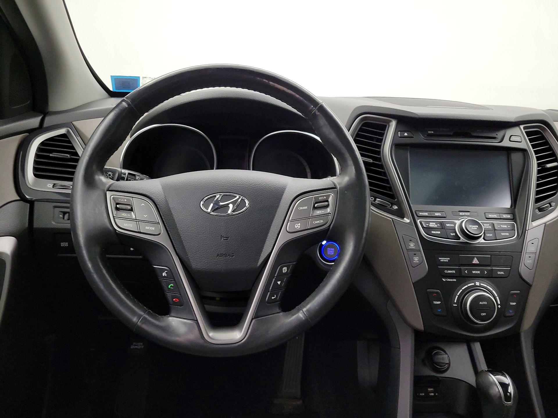 Thumbnail: 2016 Hyundai Santa Fe - 10