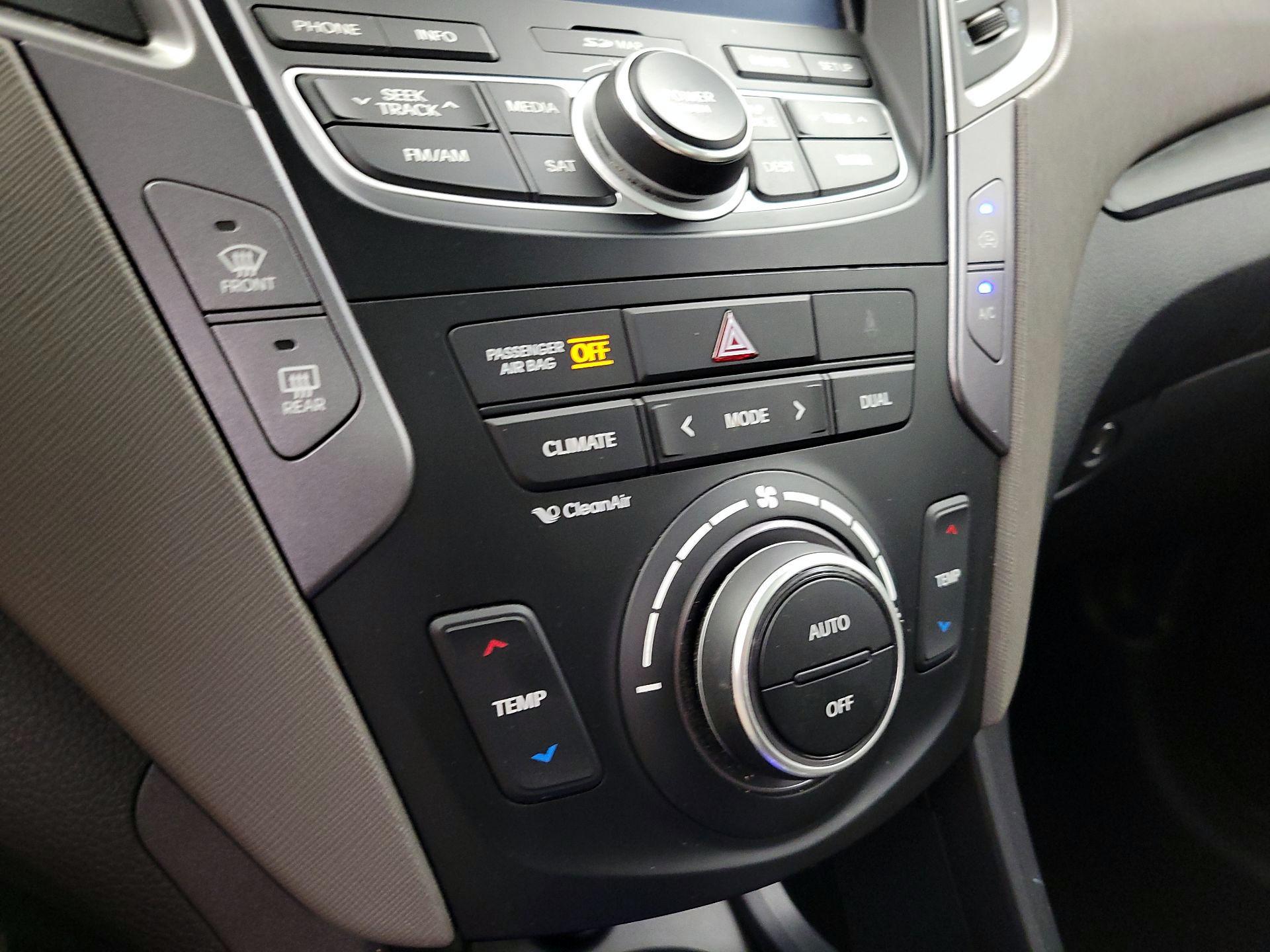 Thumbnail: 2016 Hyundai Santa Fe - 17