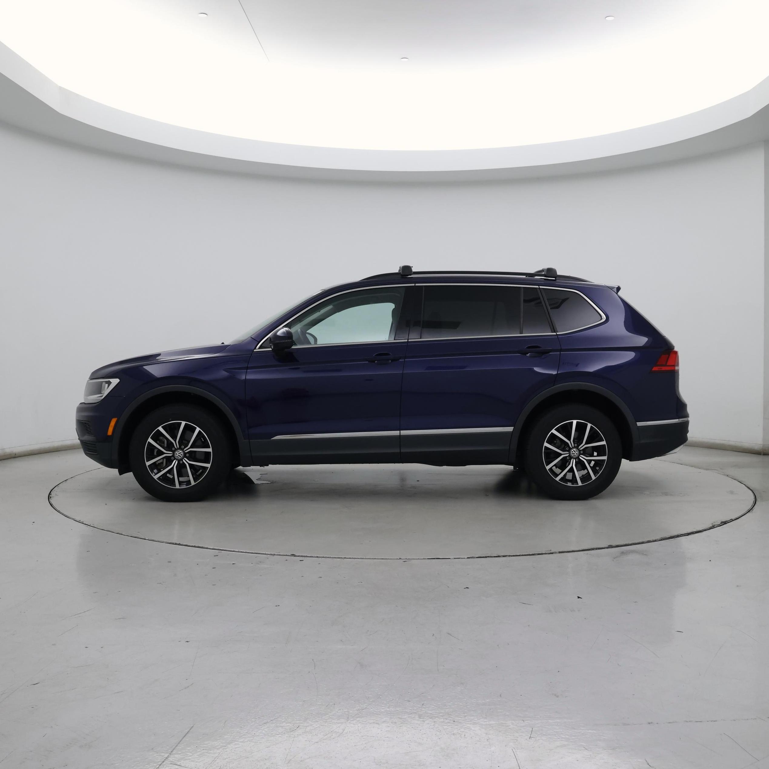 Thumbnail: 2021 Volkswagen Tiguan - 3