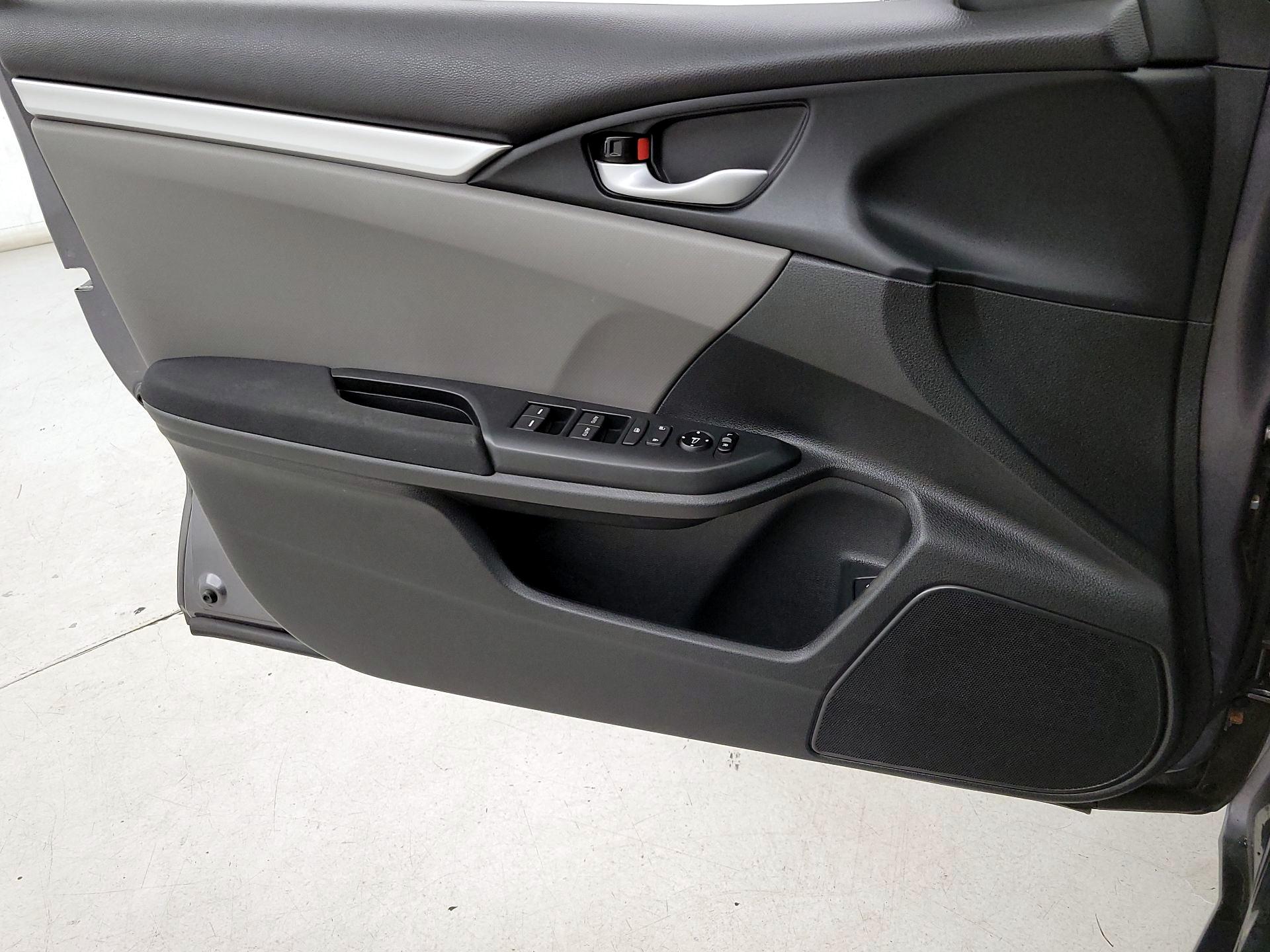 Thumbnail: 2016 Honda Civic - 12