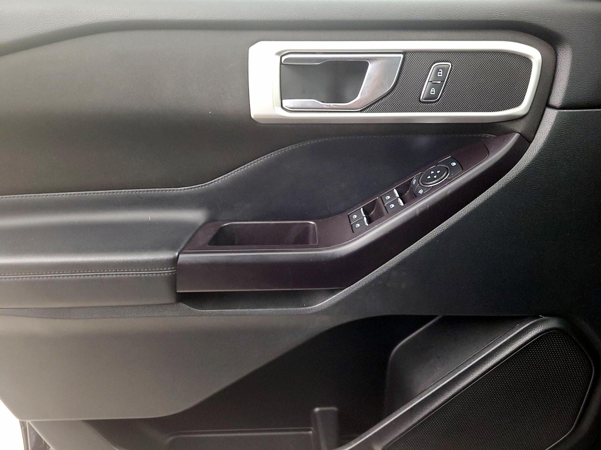 Thumbnail: 2020 Ford Explorer - 12