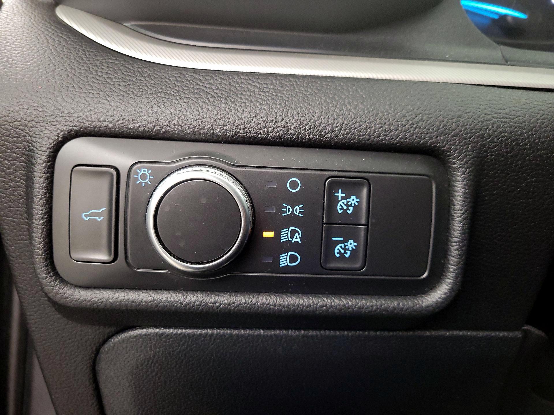 Thumbnail: 2020 Ford Explorer - 13