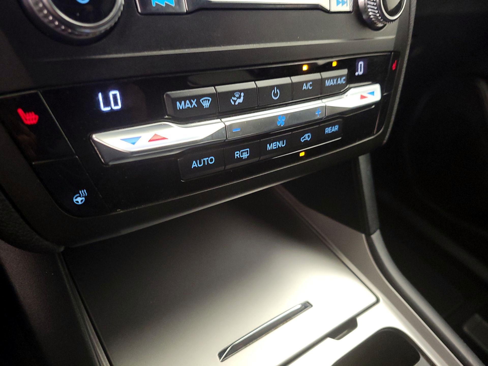 Thumbnail: 2020 Ford Explorer - 15