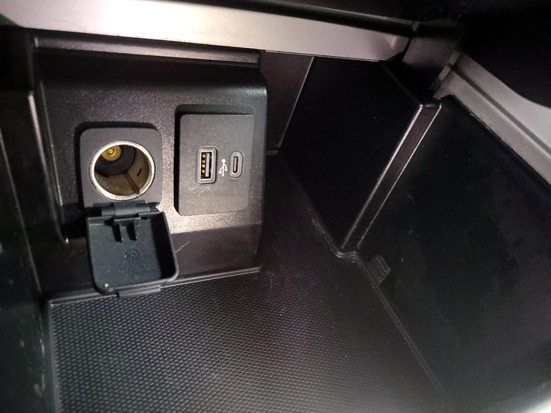 Thumbnail: 2020 Ford Explorer - 17