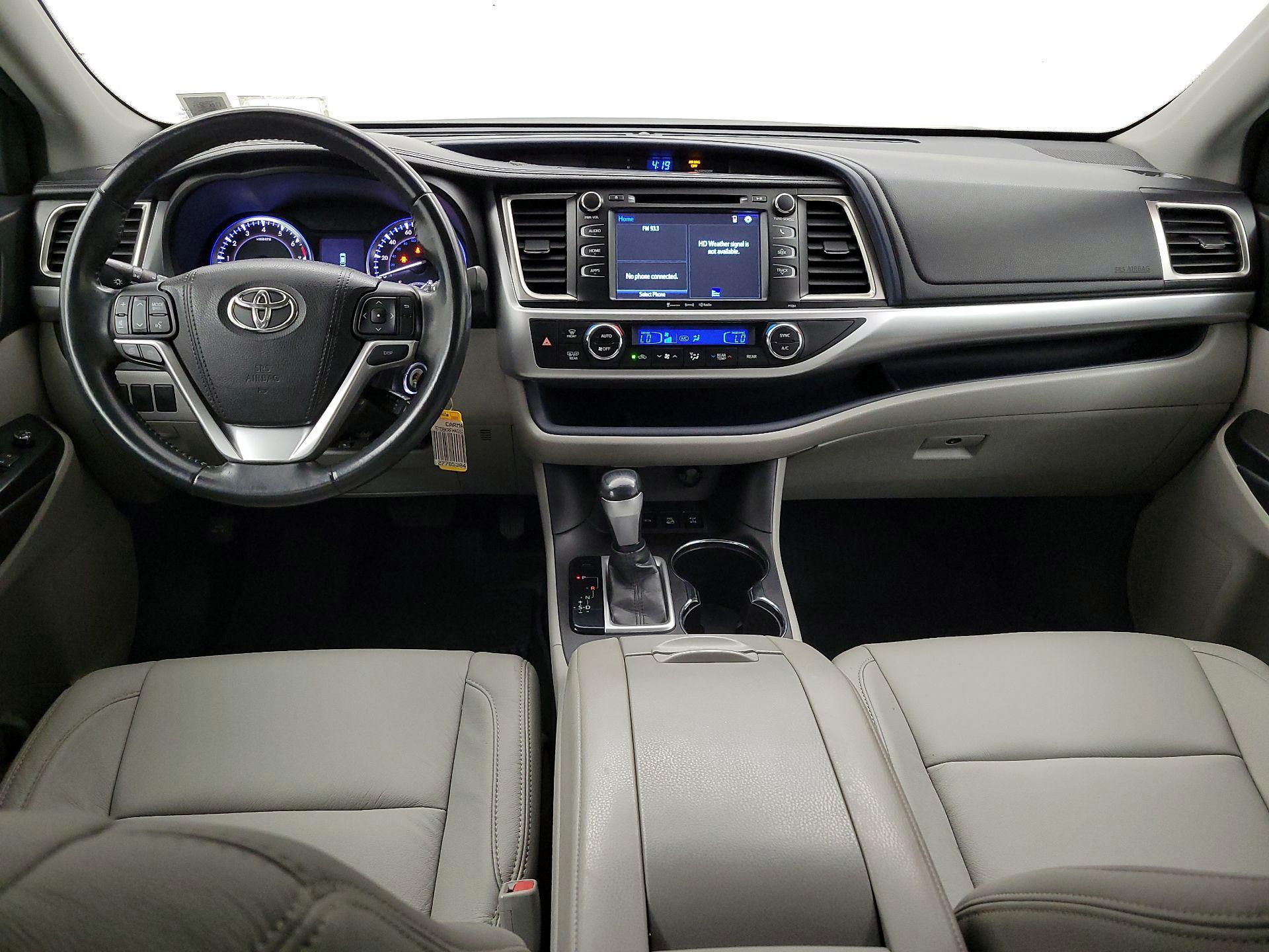 Thumbnail: 2016 Toyota Highlander - 9