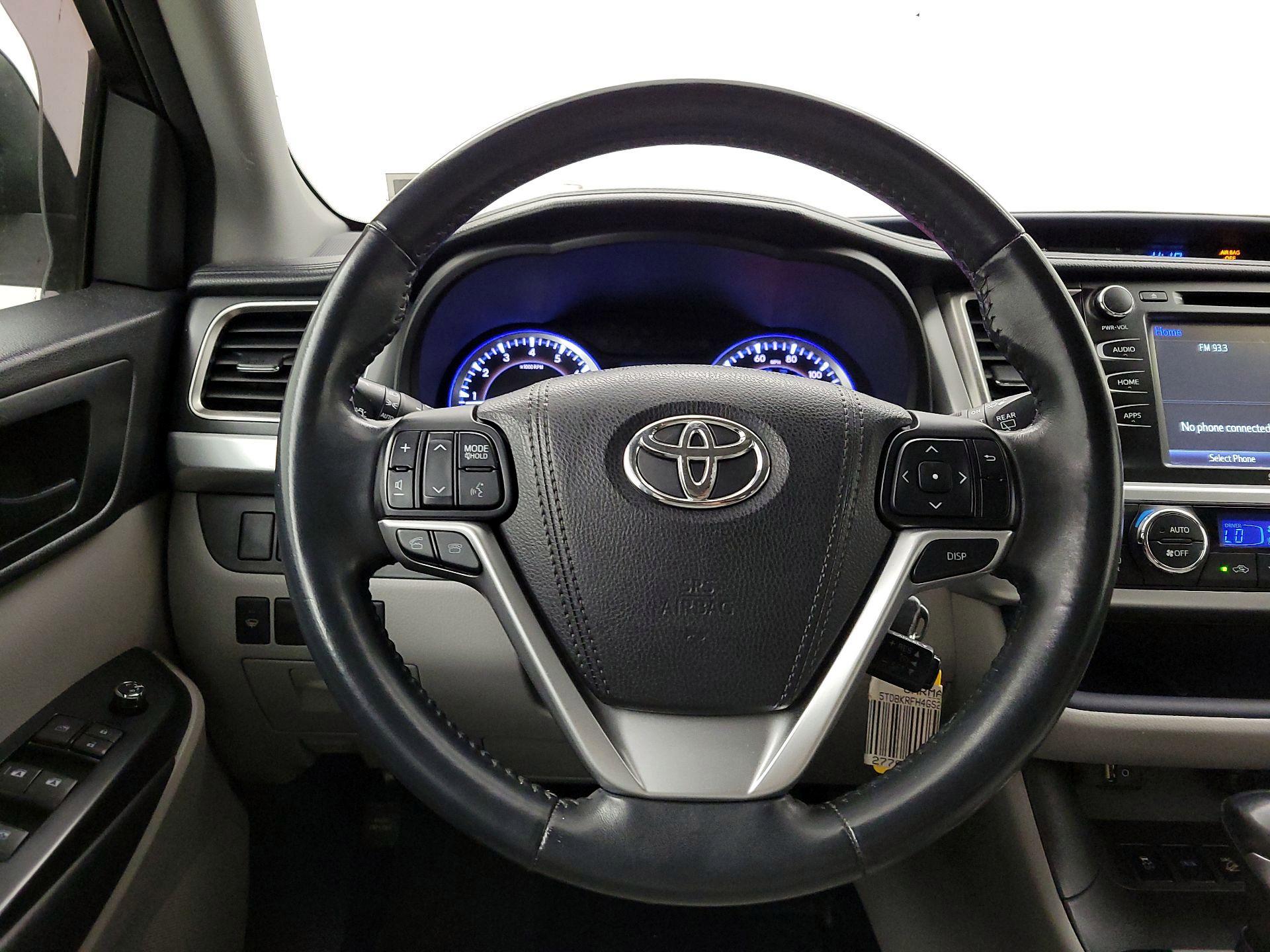 Thumbnail: 2016 Toyota Highlander - 10
