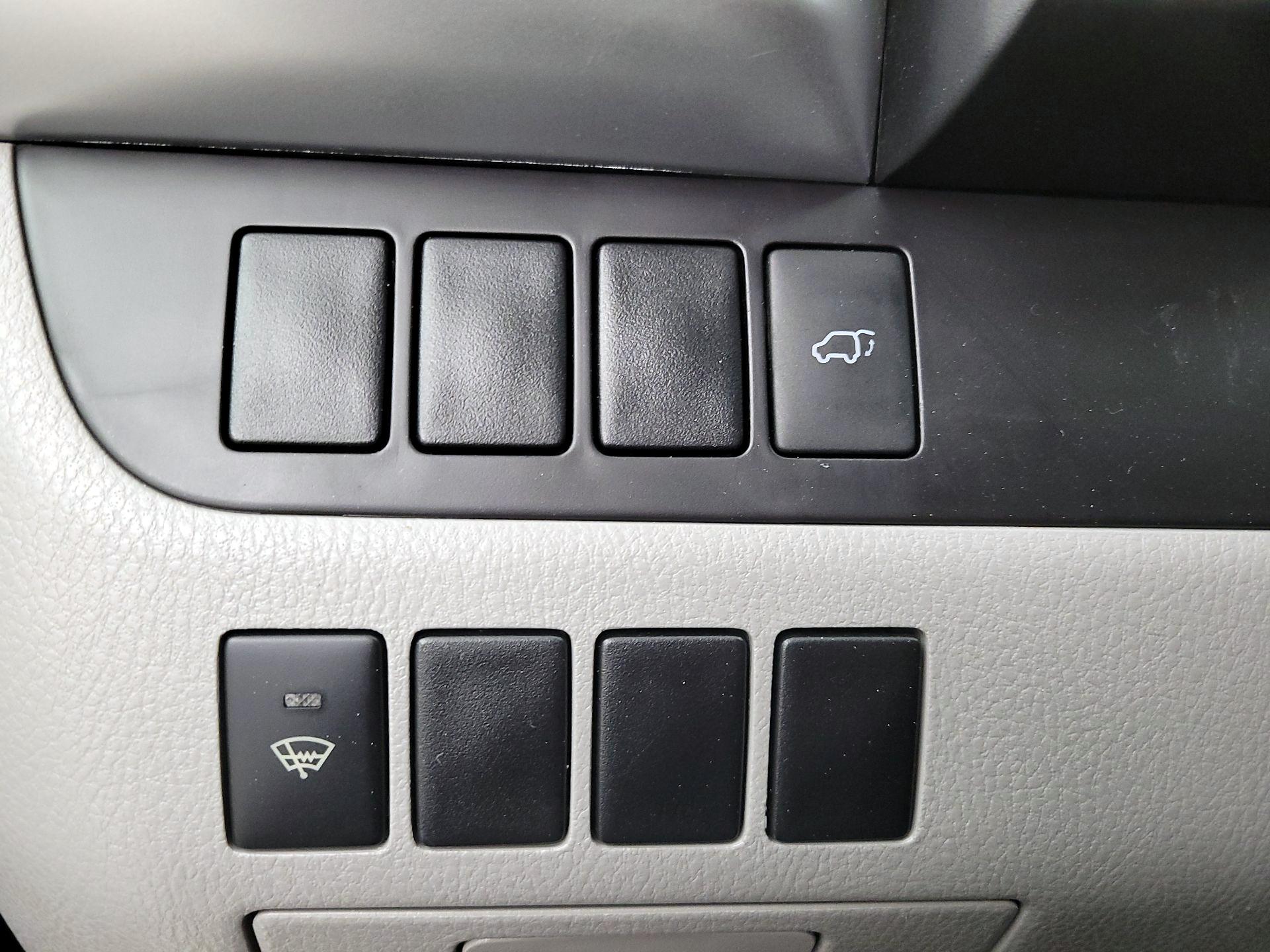 Thumbnail: 2016 Toyota Highlander - 13