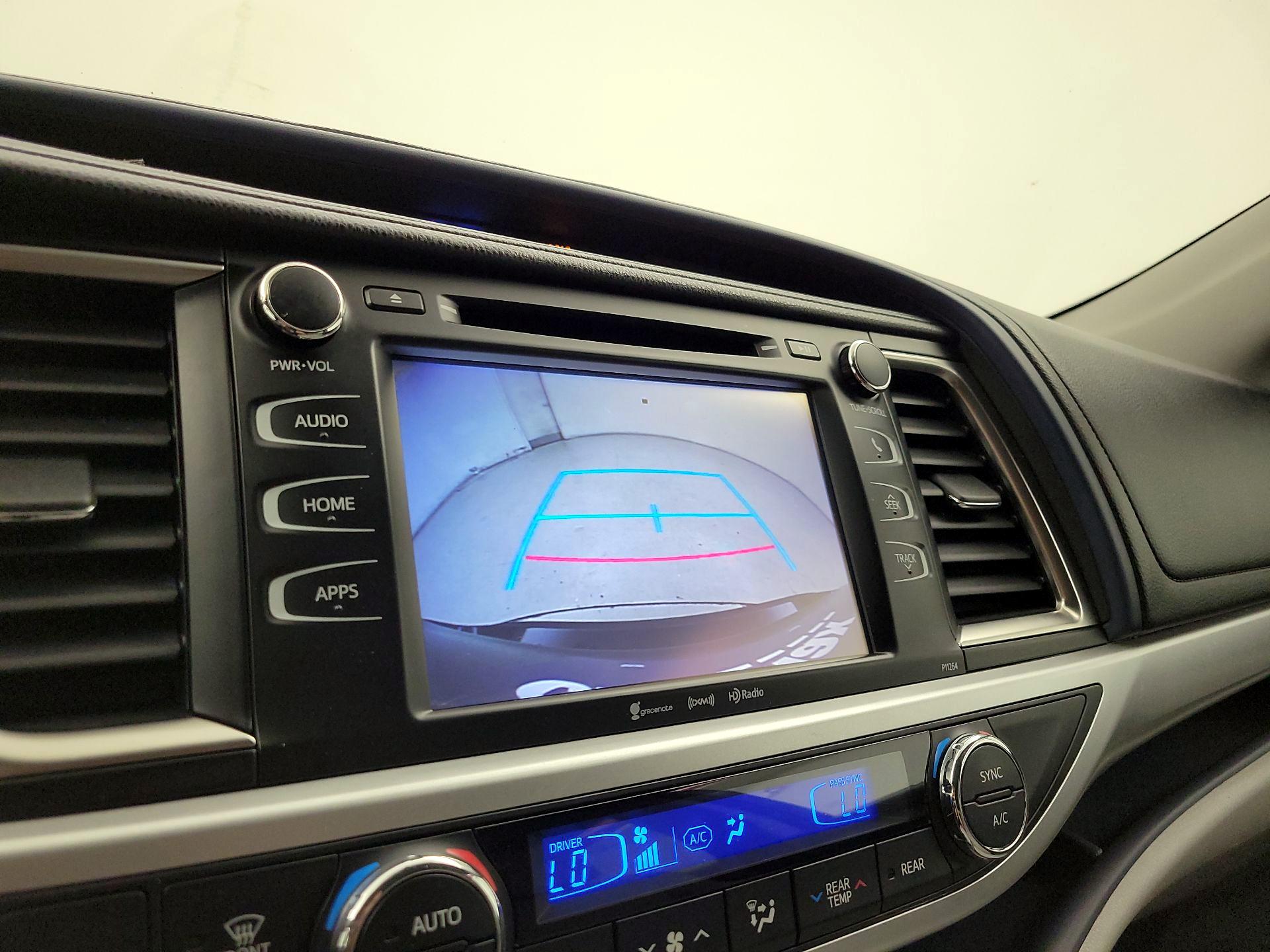 Thumbnail: 2016 Toyota Highlander - 14