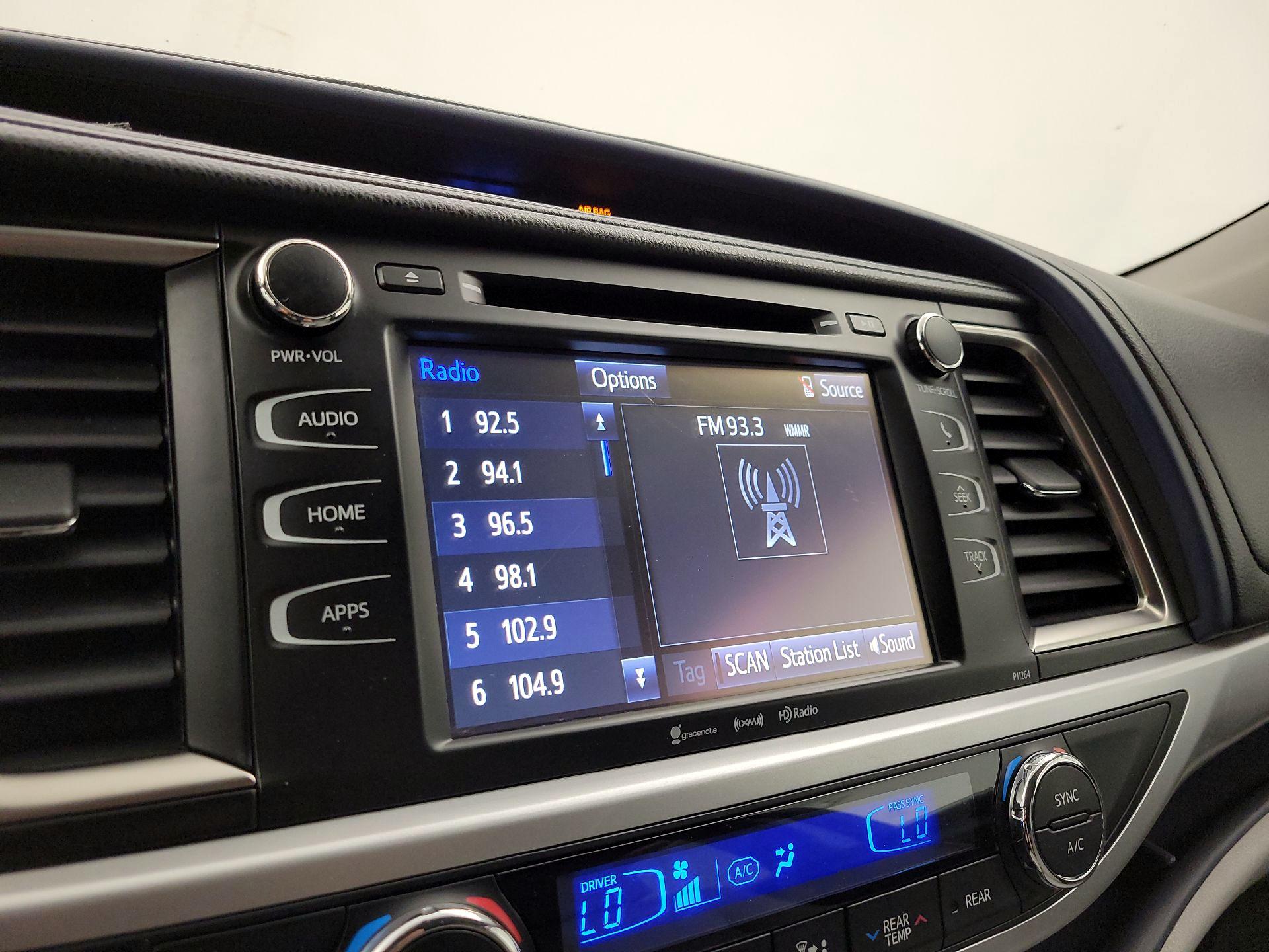 Thumbnail: 2016 Toyota Highlander - 15