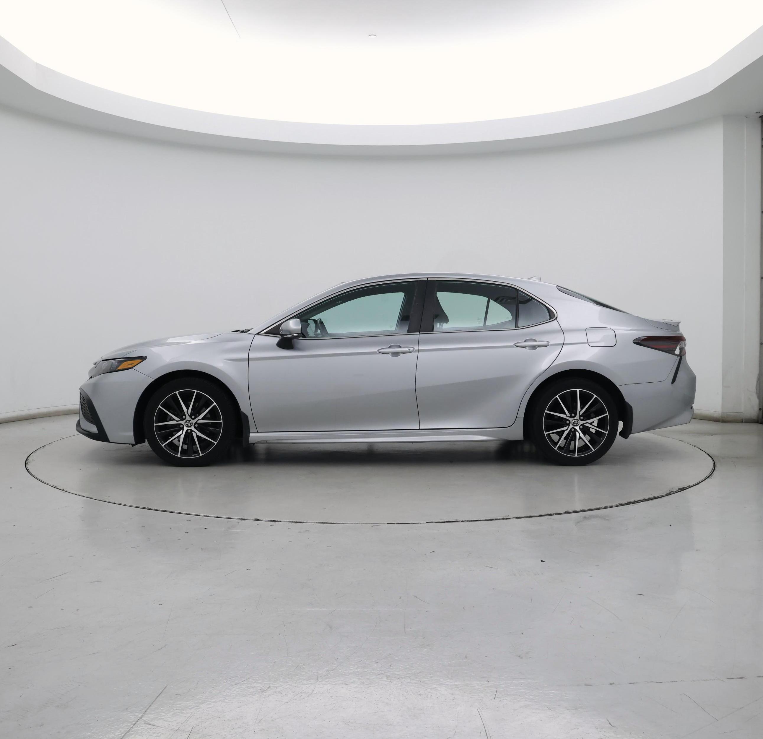 Thumbnail: 2022 Toyota Camry - 3