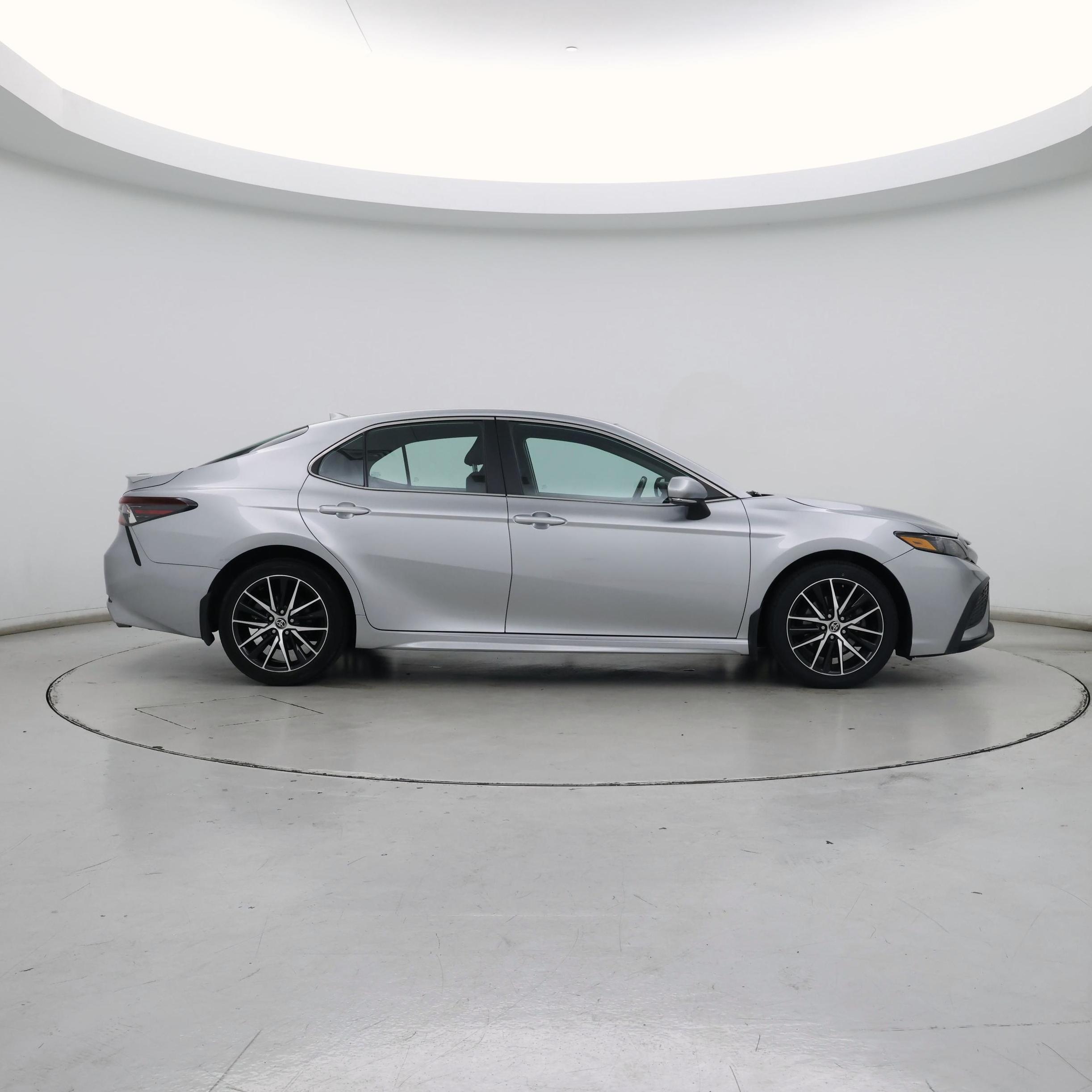 Thumbnail: 2022 Toyota Camry - 7