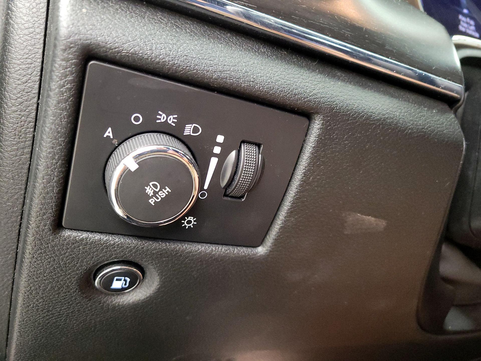 Thumbnail: 2015 Jeep Grand Cherokee - 13