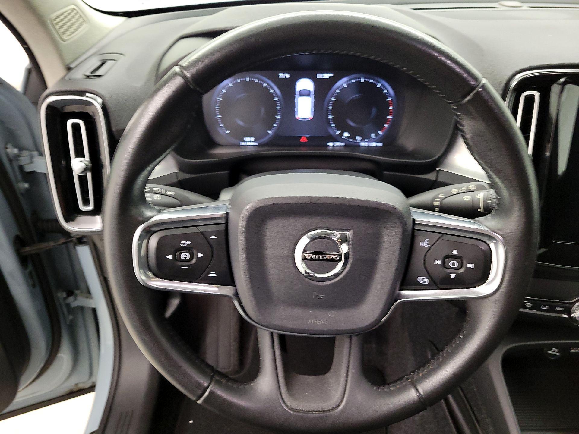 Thumbnail: 2019 Volvo XC40 - 10