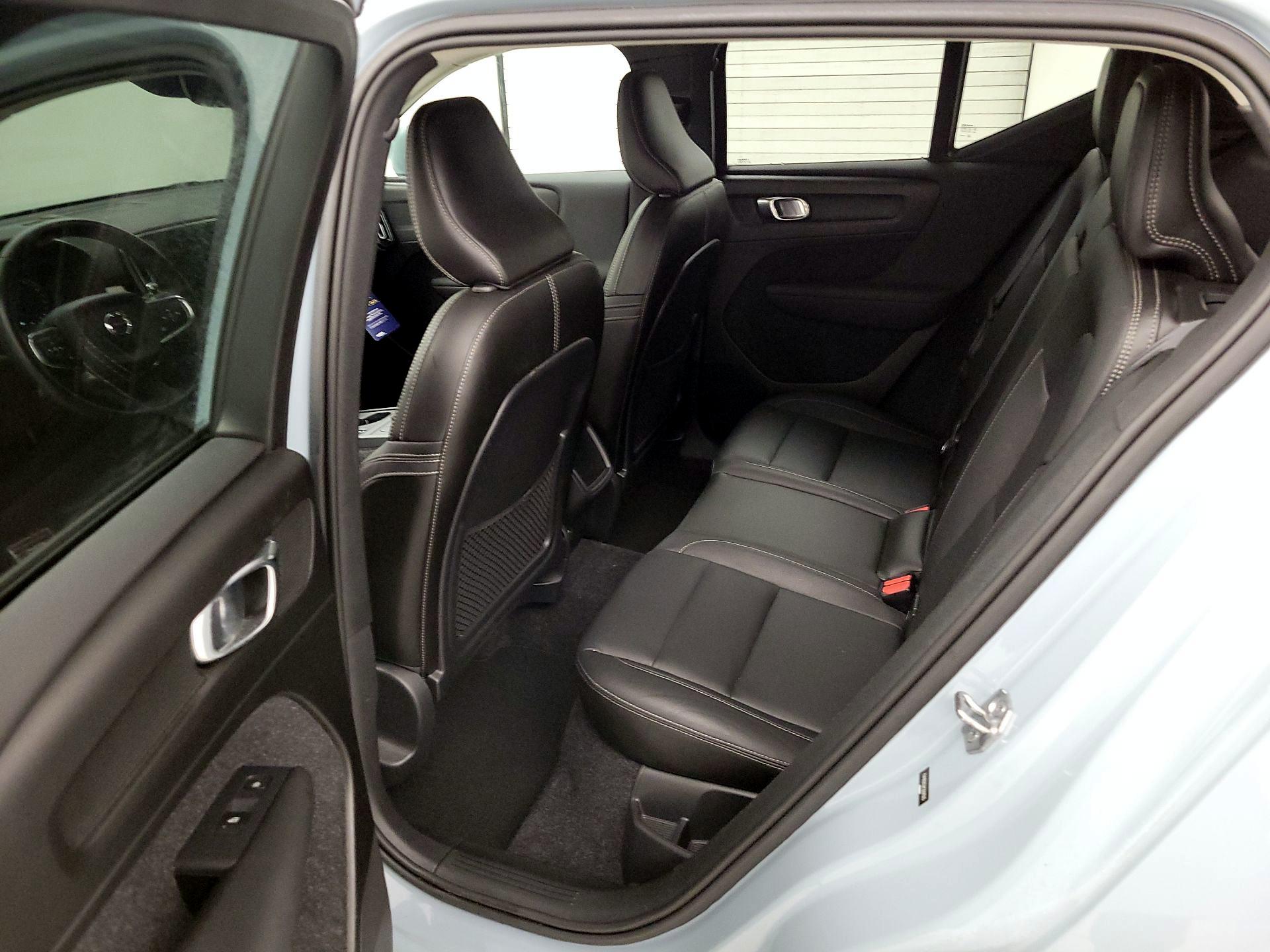 Thumbnail: 2019 Volvo XC40 - 19