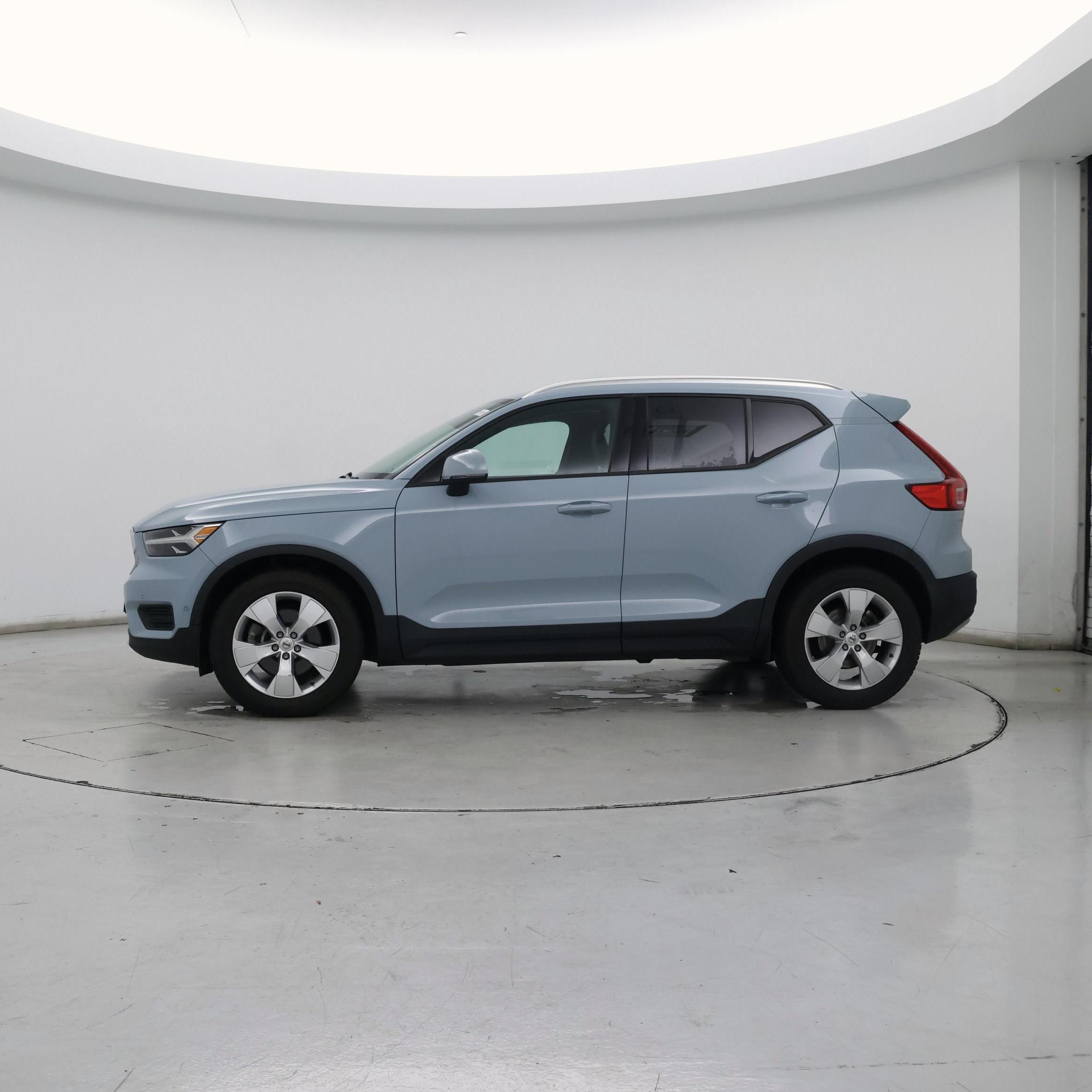 Thumbnail: 2019 Volvo XC40 - 3