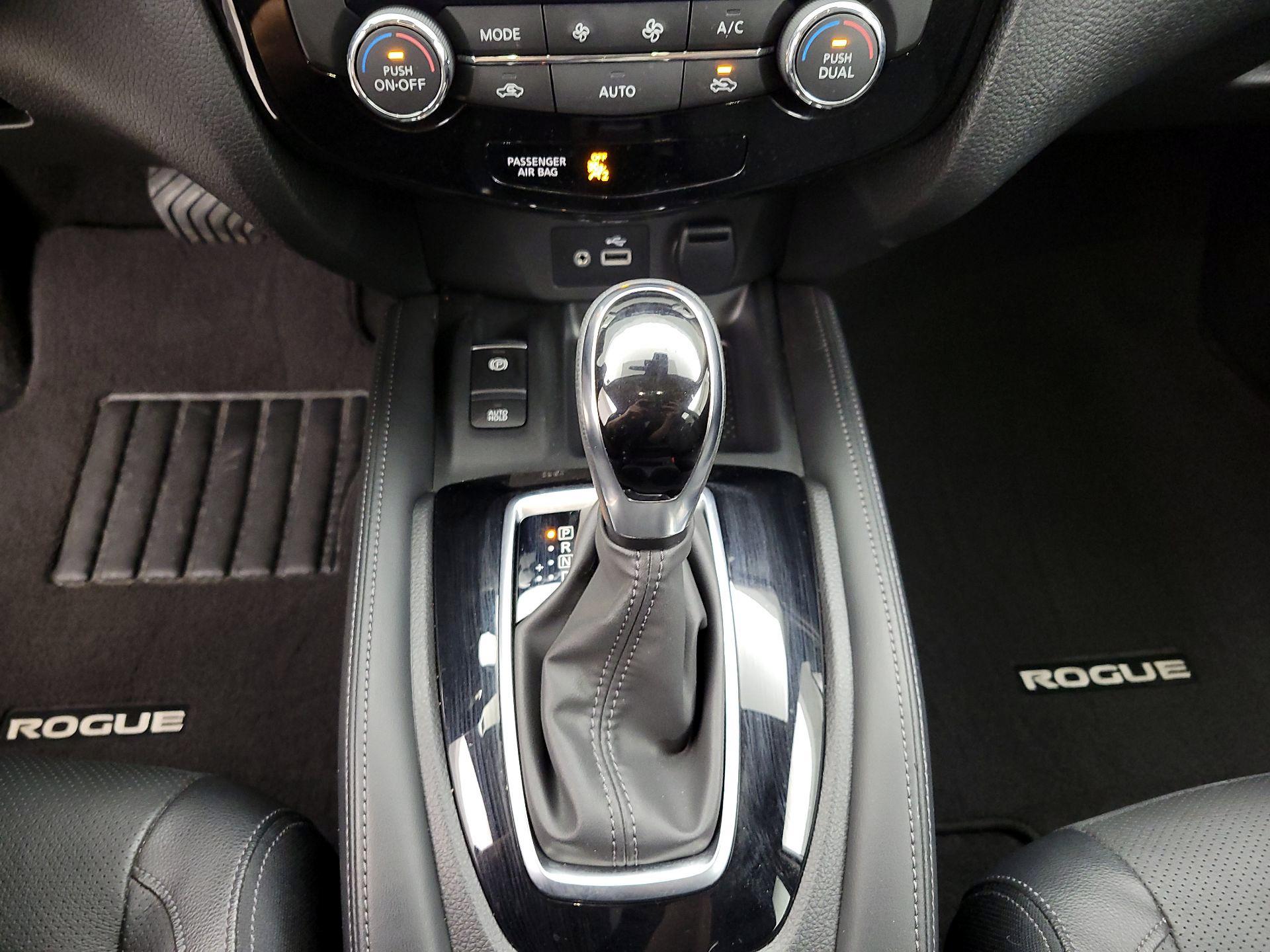 Thumbnail: 2020 Nissan Rogue - 18