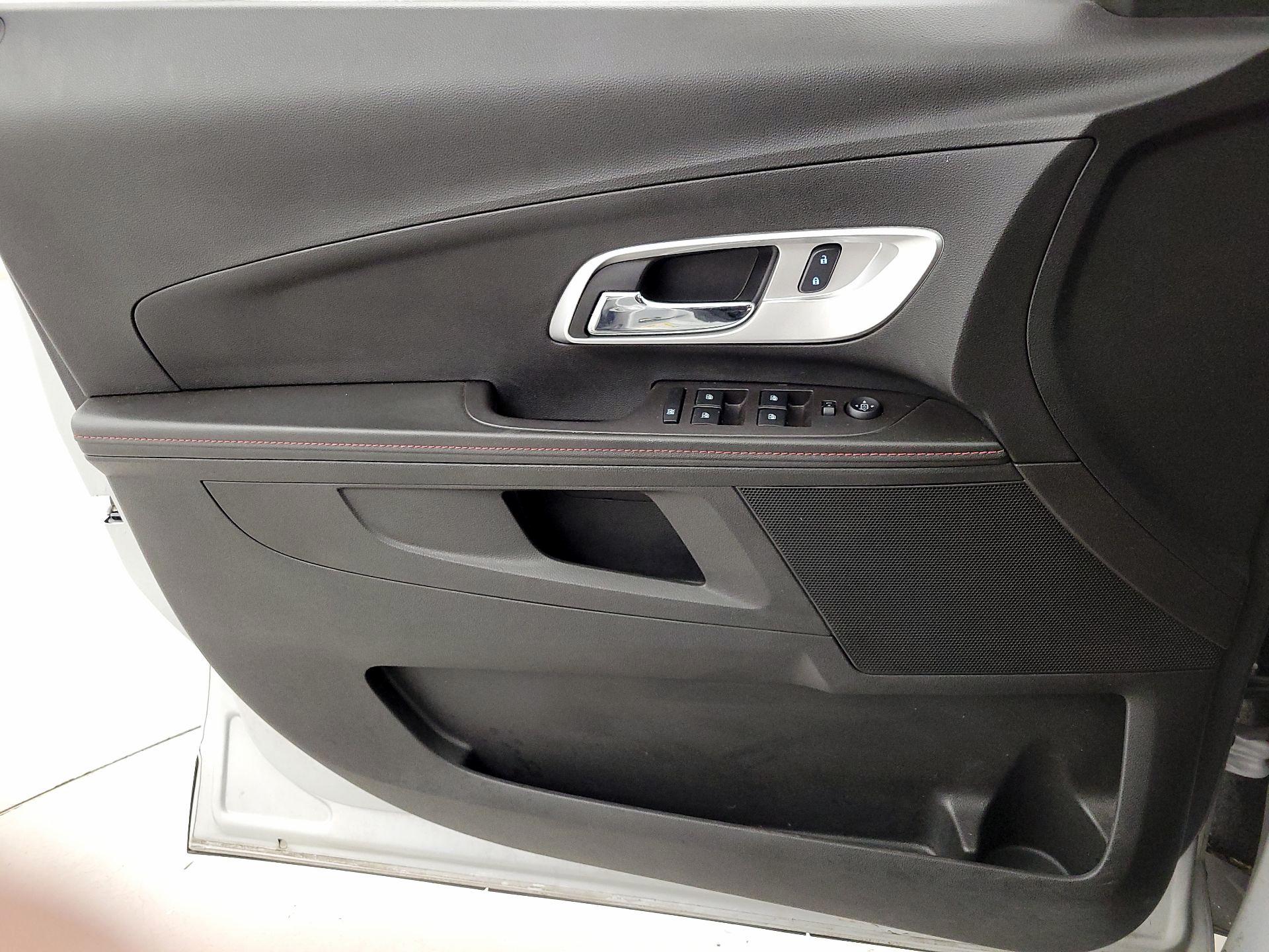 Thumbnail: 2015 Chevrolet Equinox - 12