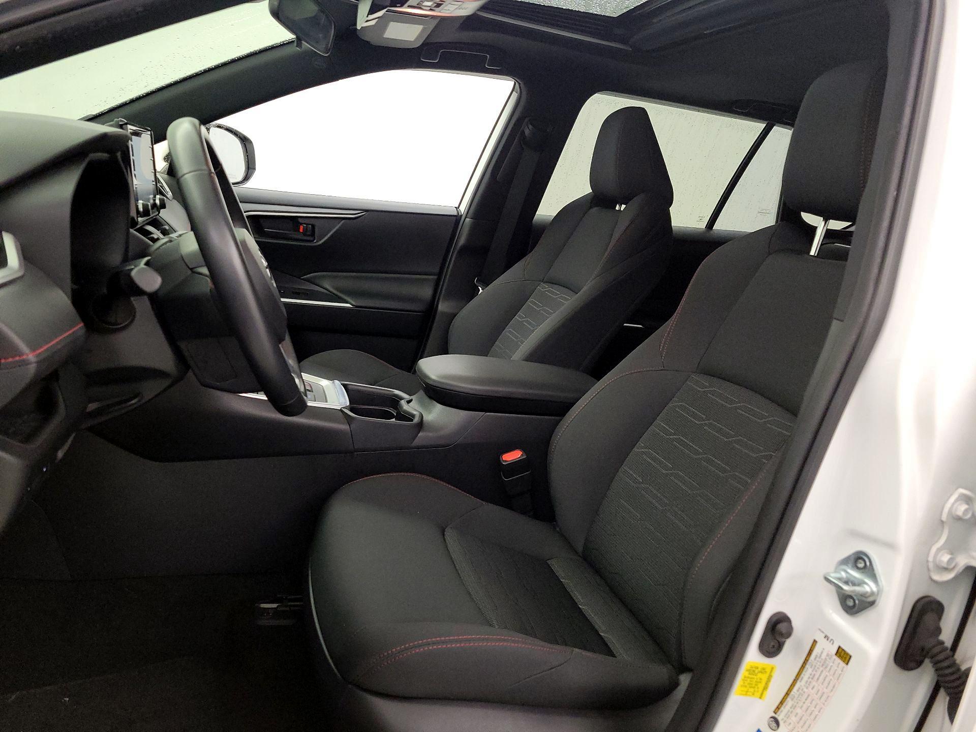 Thumbnail: 2021 Toyota RAV4 - 11