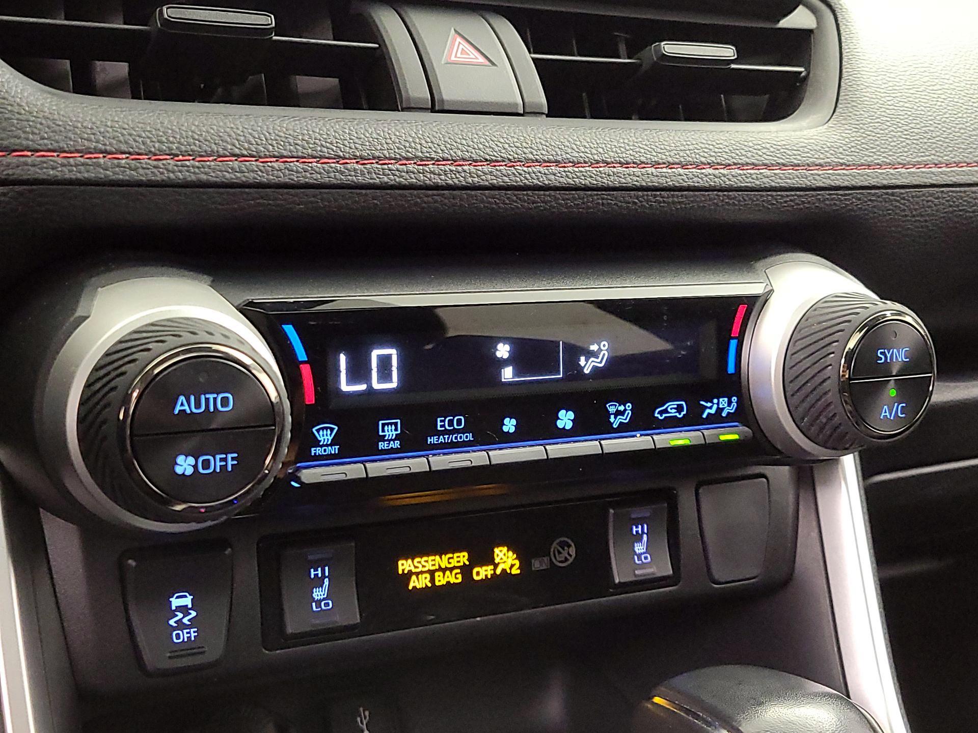 Thumbnail: 2021 Toyota RAV4 - 16