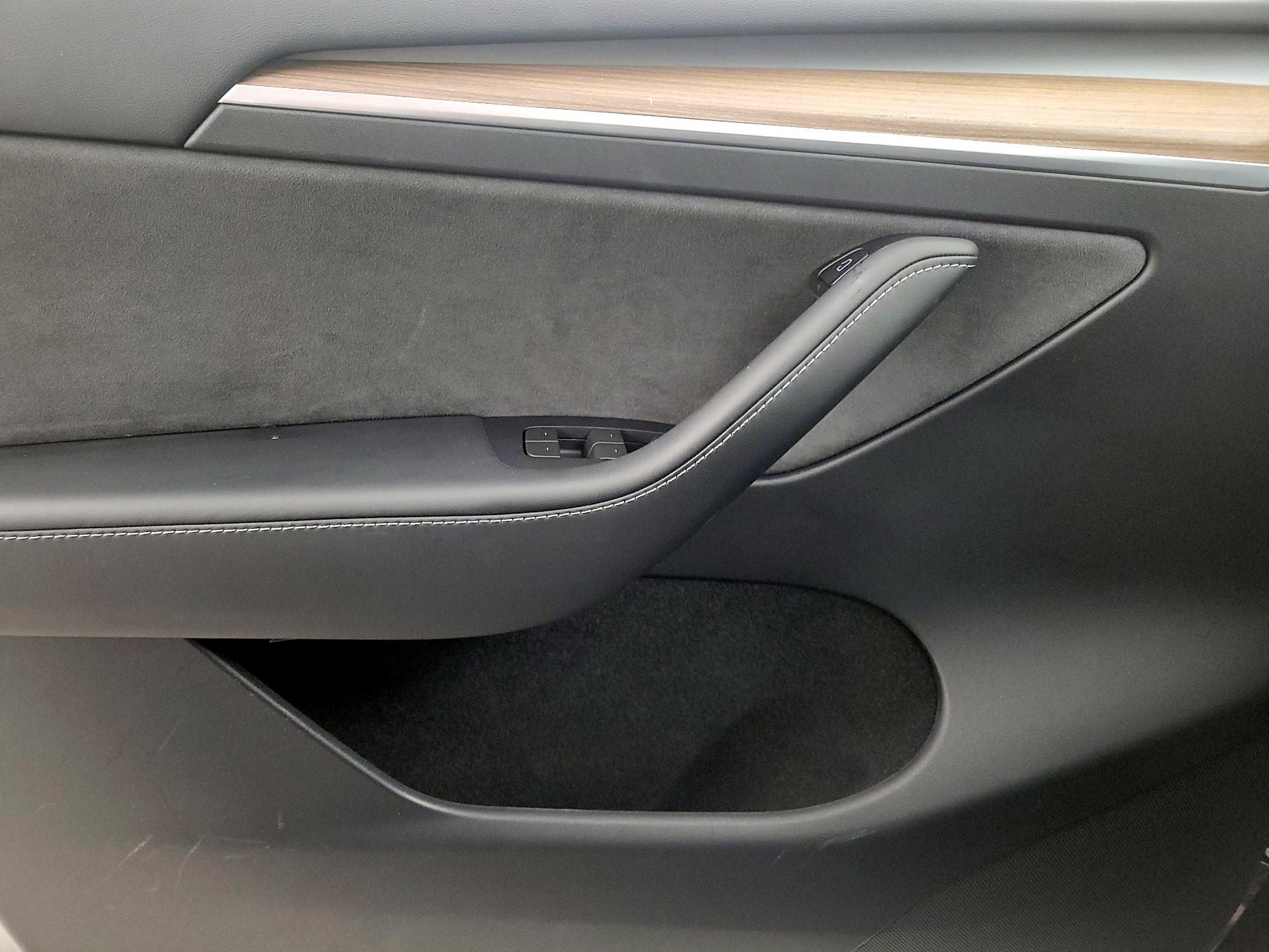 Thumbnail: 2023 Tesla Model Y - 12