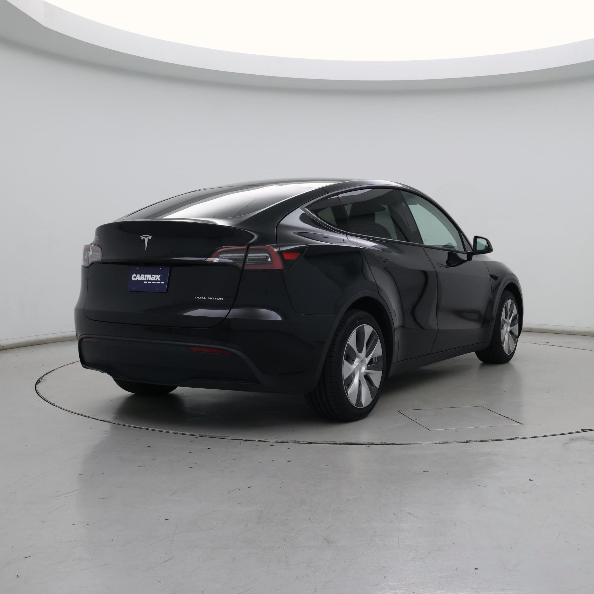 Thumbnail: 2023 Tesla Model Y - 8